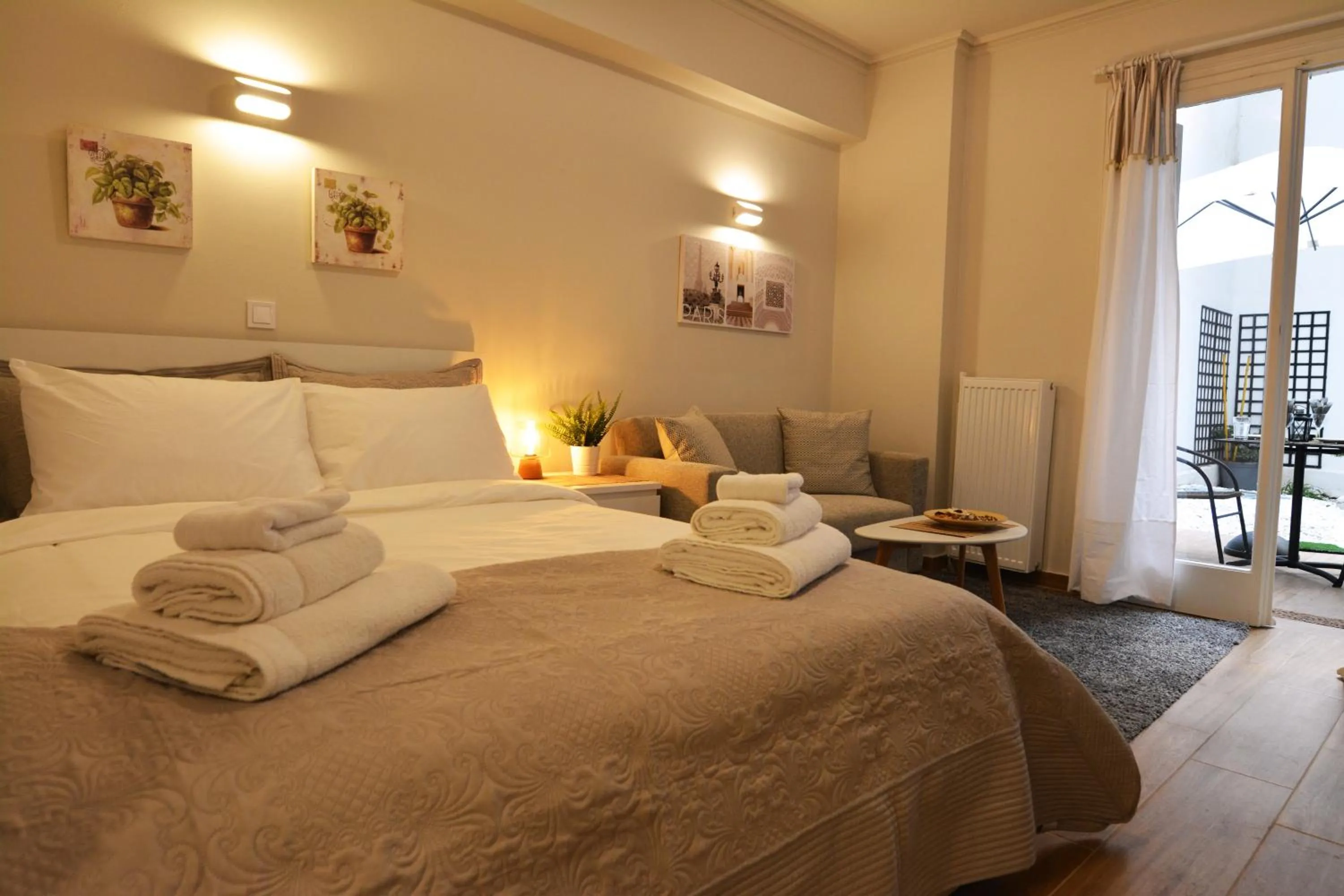 Studio Posh with garden in Kolonaki