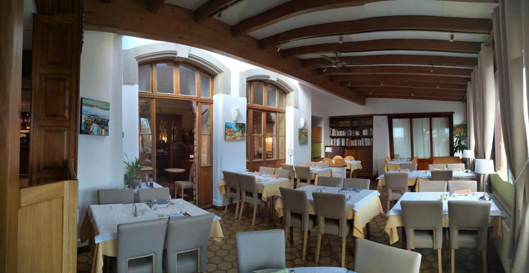 Restaurant/places to eat in Logis Hôtel Notre-Dame - restaurant ouvert midi et soir sauf dimanche soir