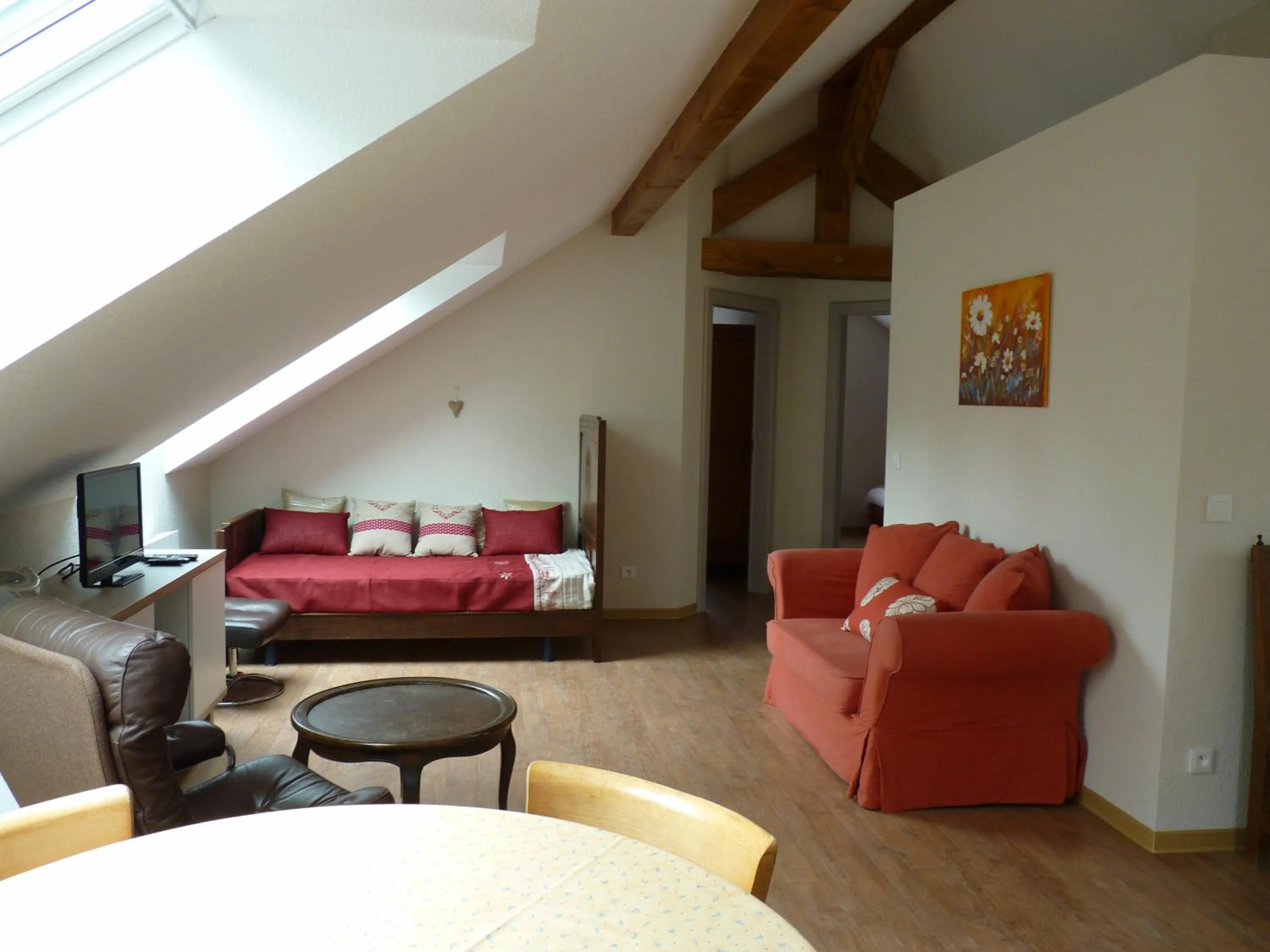 Living room in Logis Hôtel Notre-Dame - restaurant ouvert midi et soir sauf dimanche soir