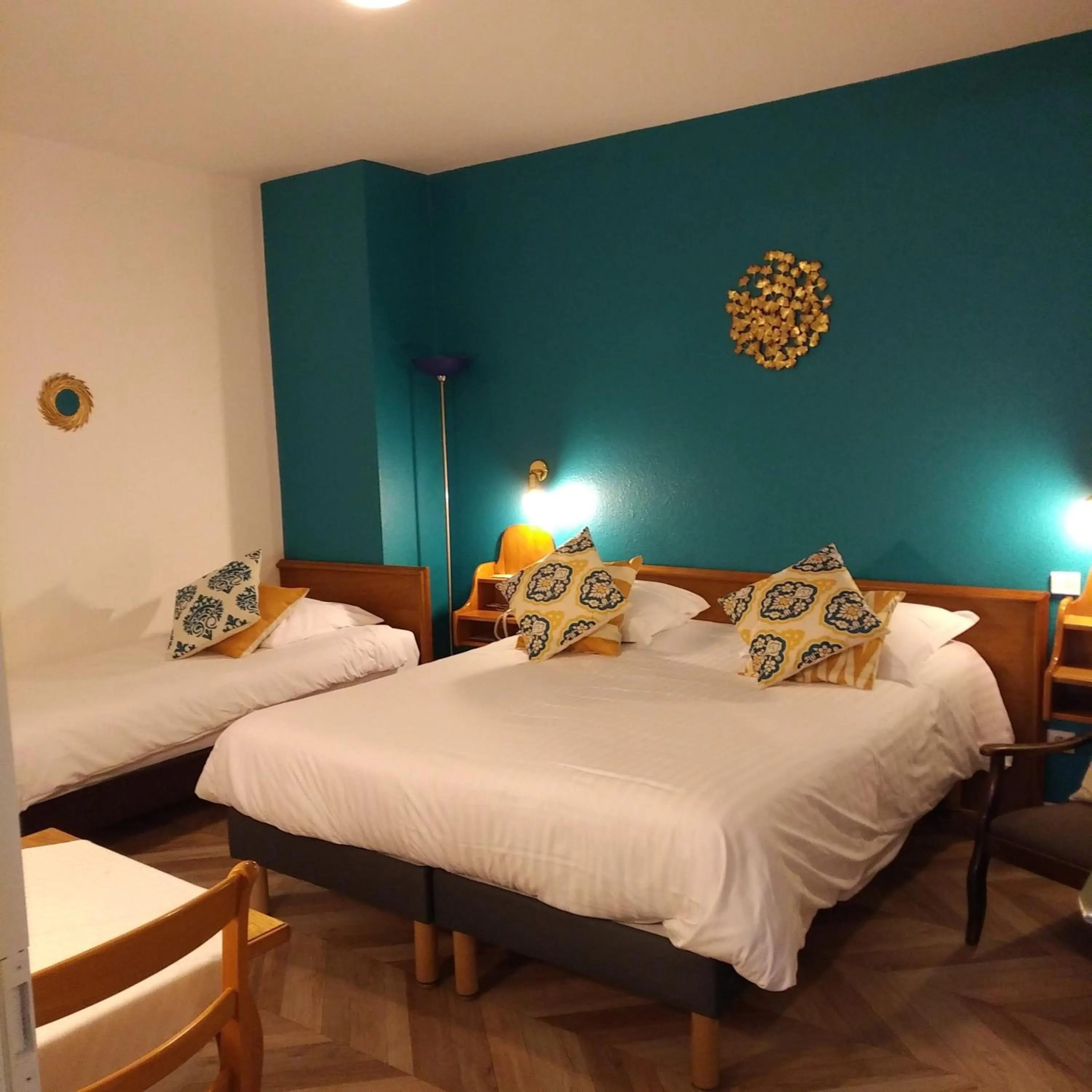 Photo of the whole room, Bed in Logis Hôtel Notre-Dame - restaurant ouvert midi et soir sauf dimanche soir