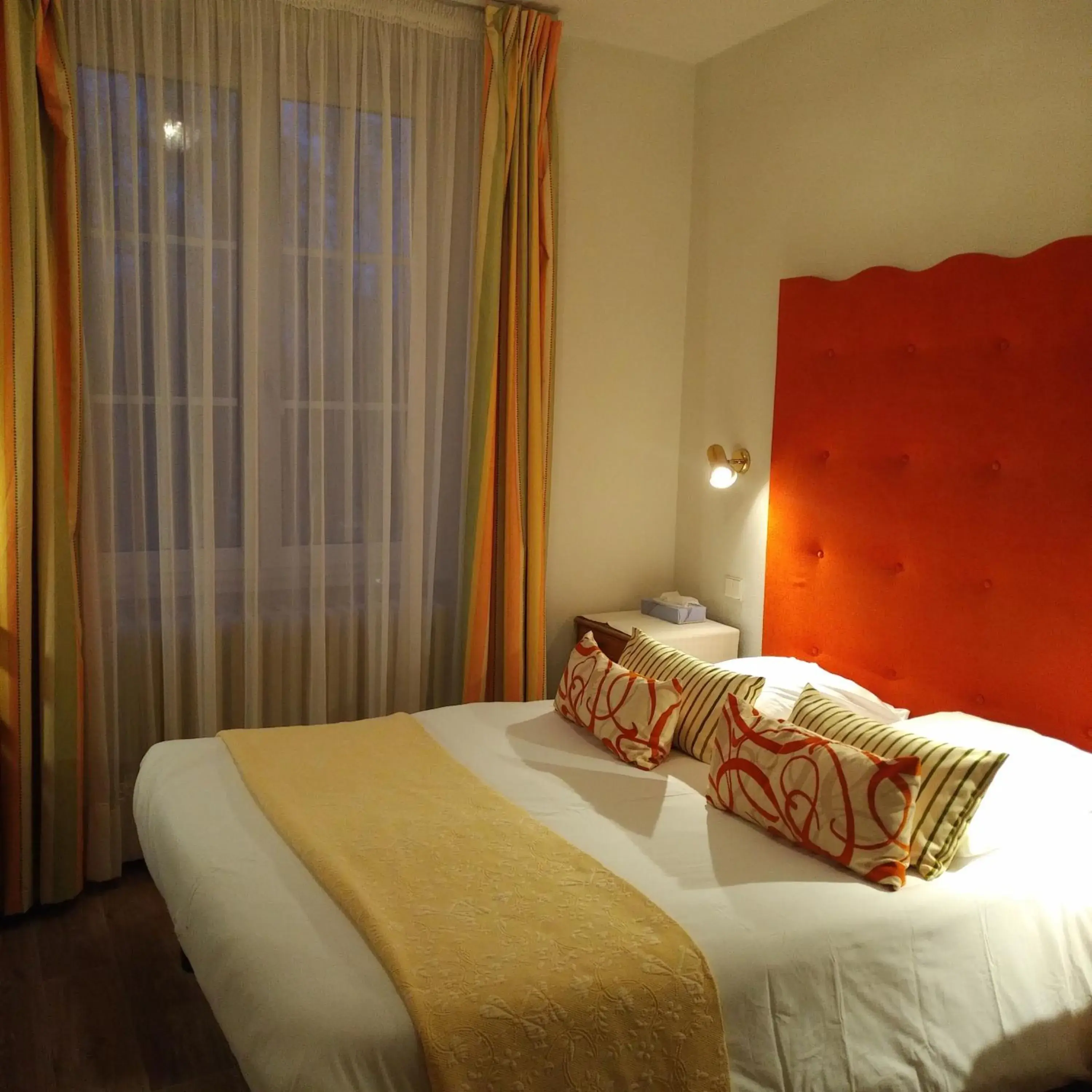 Standard Double Room - single occupancy in Logis Hôtel Notre-Dame - restaurant ouvert midi et soir sauf dimanche soir Standard Double Room - single occupancy in Logis Hôtel Notre-Dame - restaurant ouvert midi et soir sauf dimanche soir