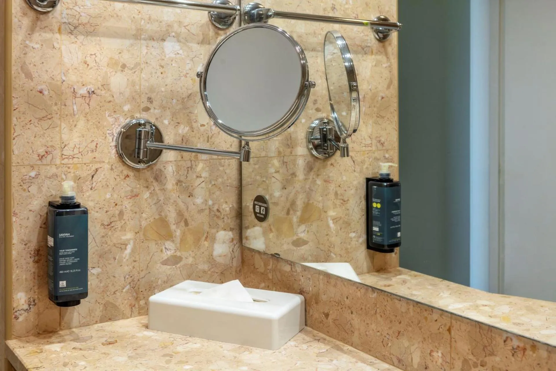 Bathroom in Hotel Gaivota Azores