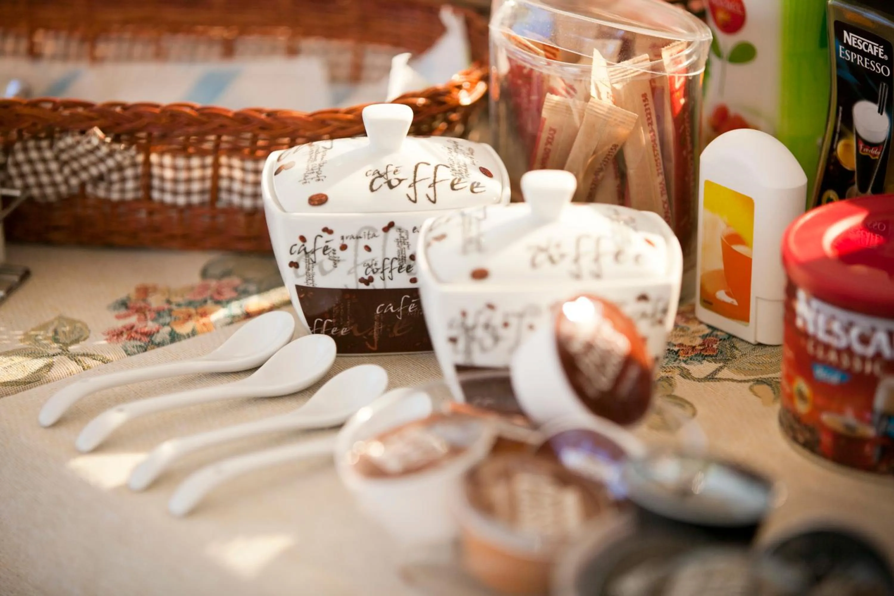 Food and drinks in Anelia Boutique Studios & Apartments