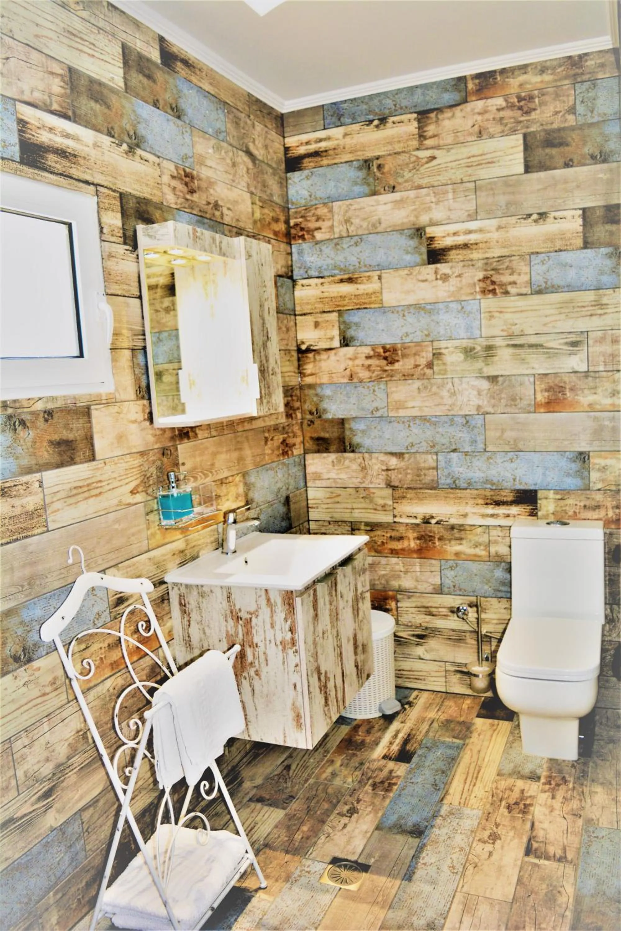 Bathroom in Anelia Boutique Studios & Apartments