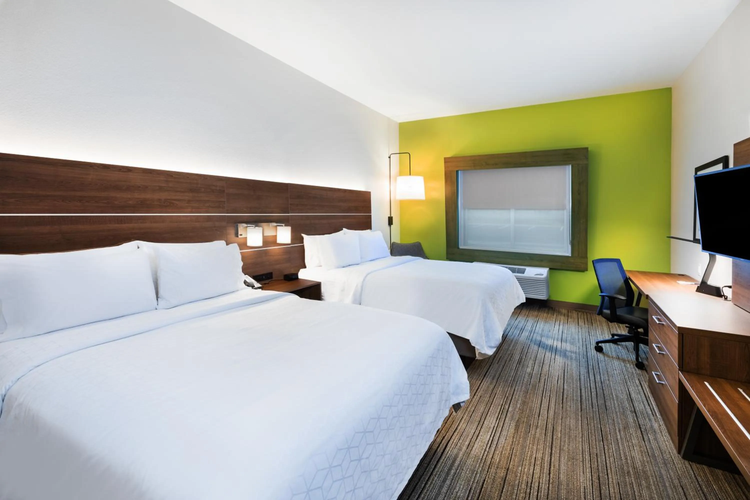 Bed in Holiday Inn Express & Suites Junction by IHG