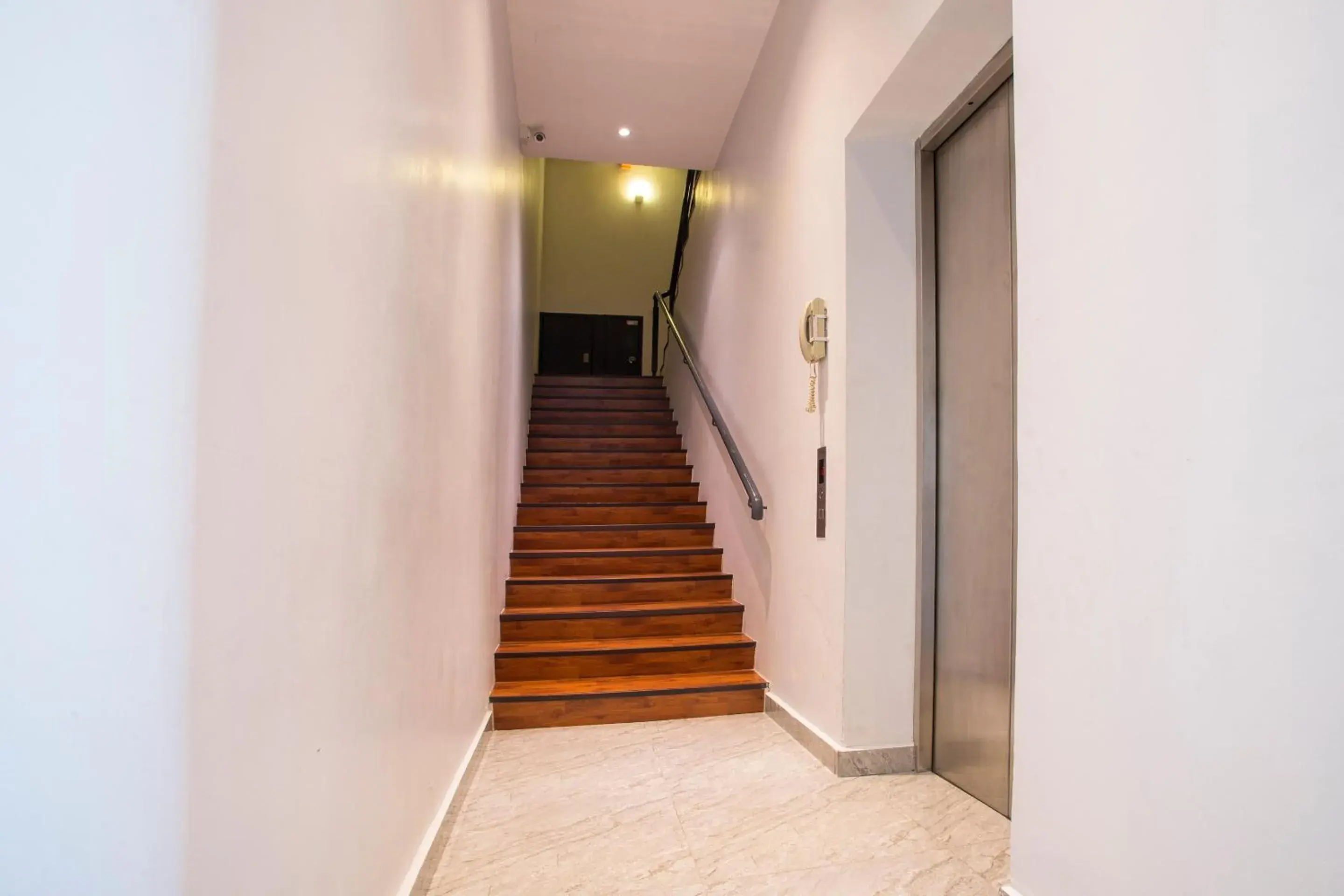 Lobby or reception in Hotel O Gs Hotels Near Strand Mall Lobby or reception in Hotel O Gs Hotels Near Strand Mall