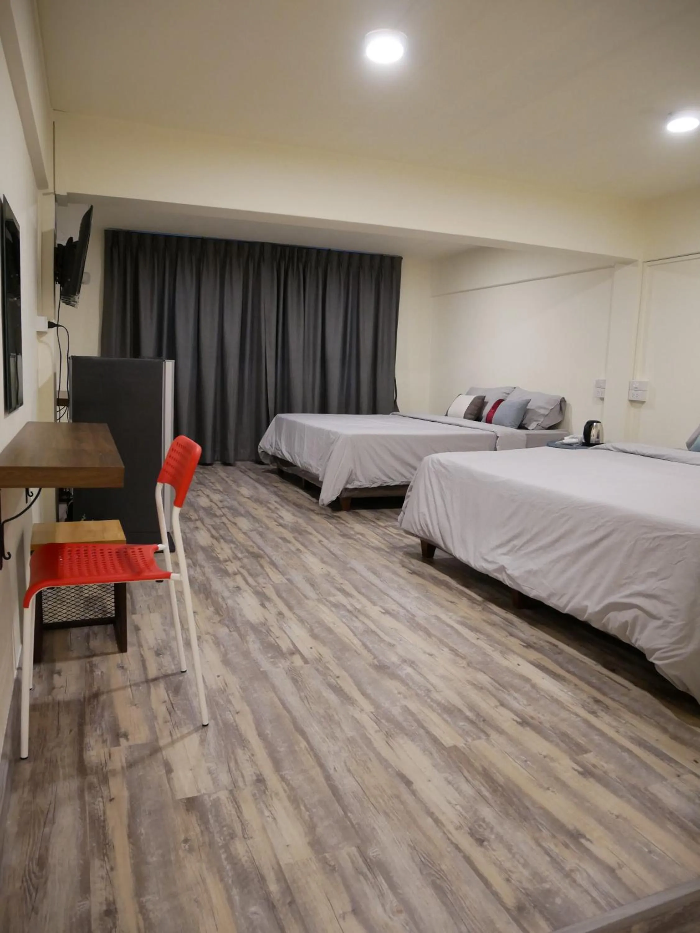 Photo of the whole room in NP House Pratunam