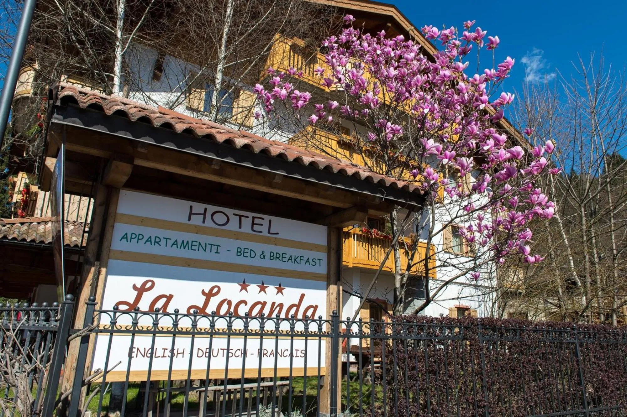 Property building in HOTEL La Locanda