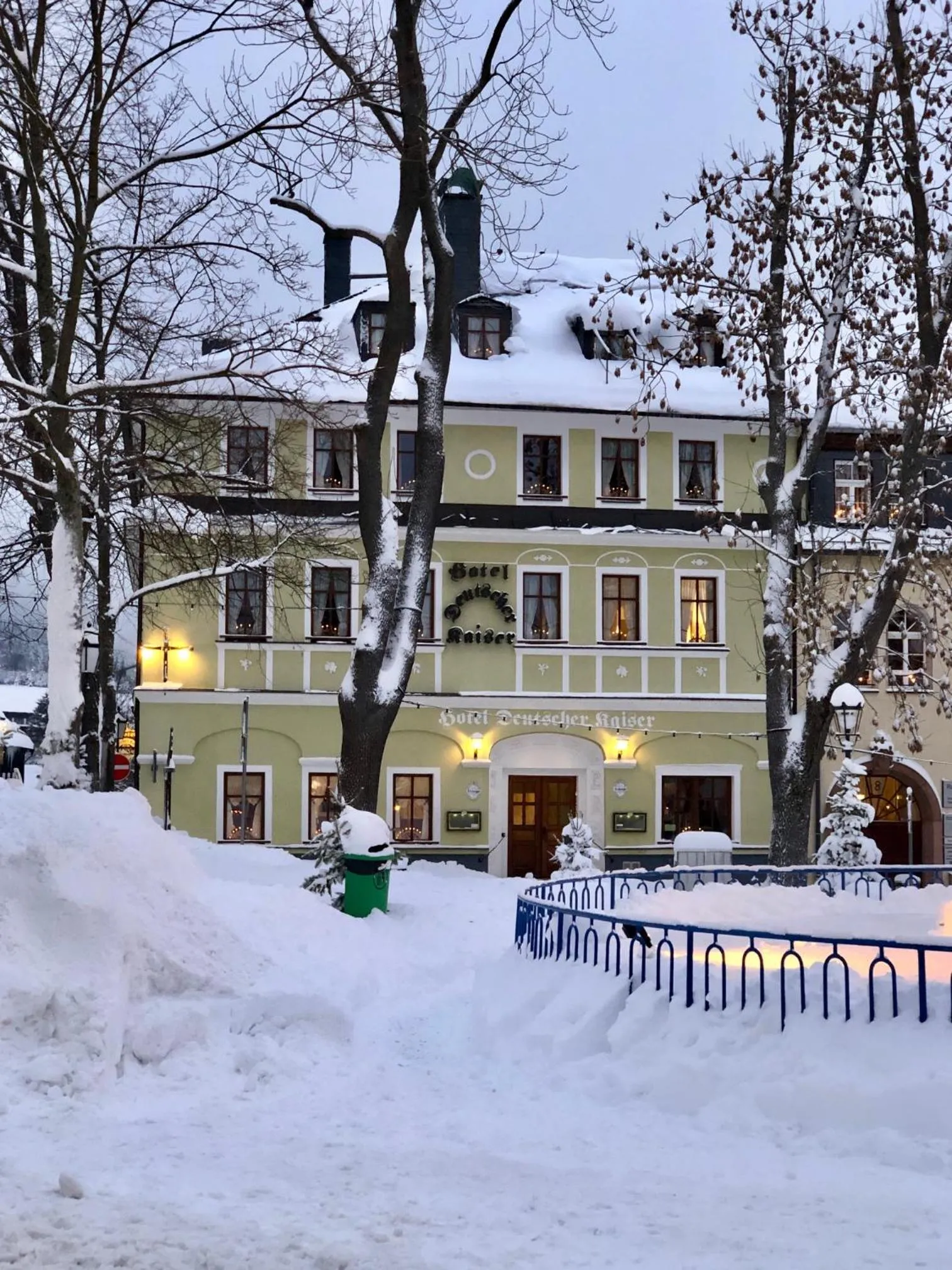 Property building in Aparthotel Deutscher Kaiser Ferienwohnungen