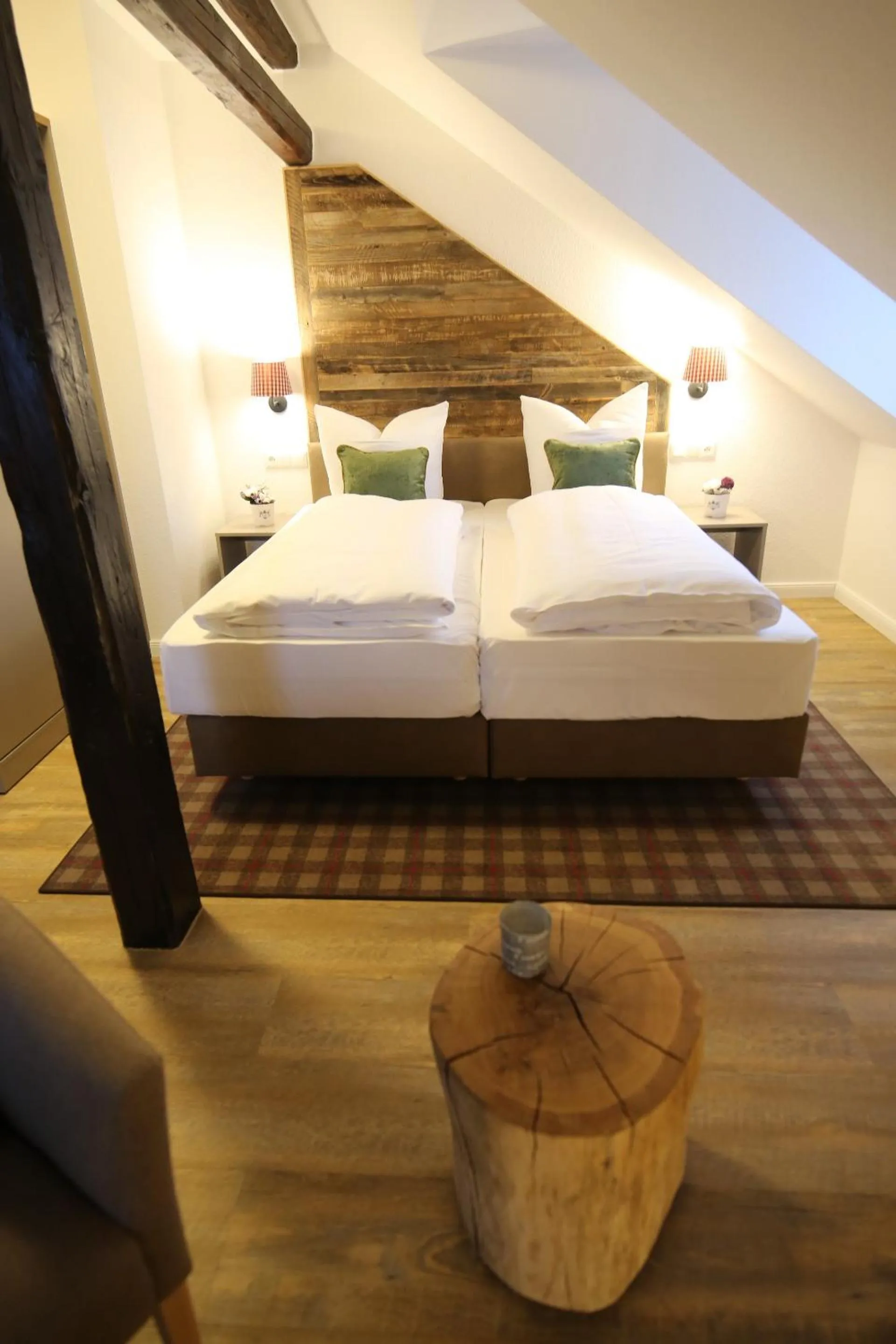 Bed in Aparthotel Deutscher Kaiser Ferienwohnungen