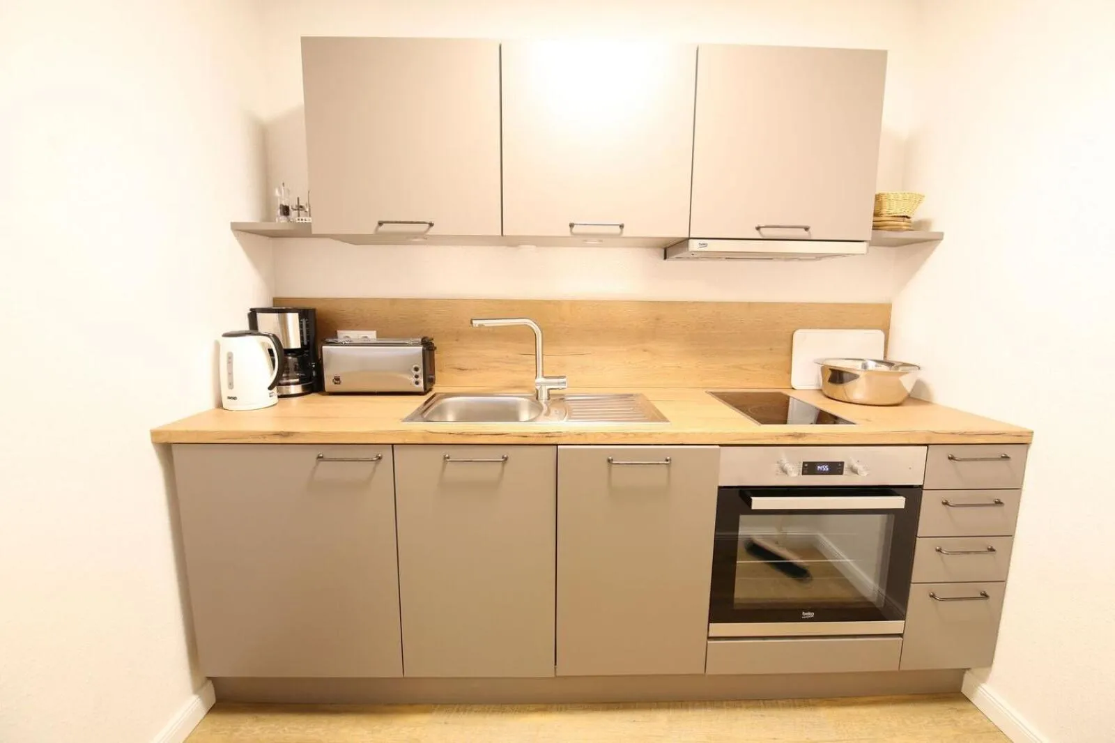 Kitchen or kitchenette in Aparthotel Deutscher Kaiser Ferienwohnungen