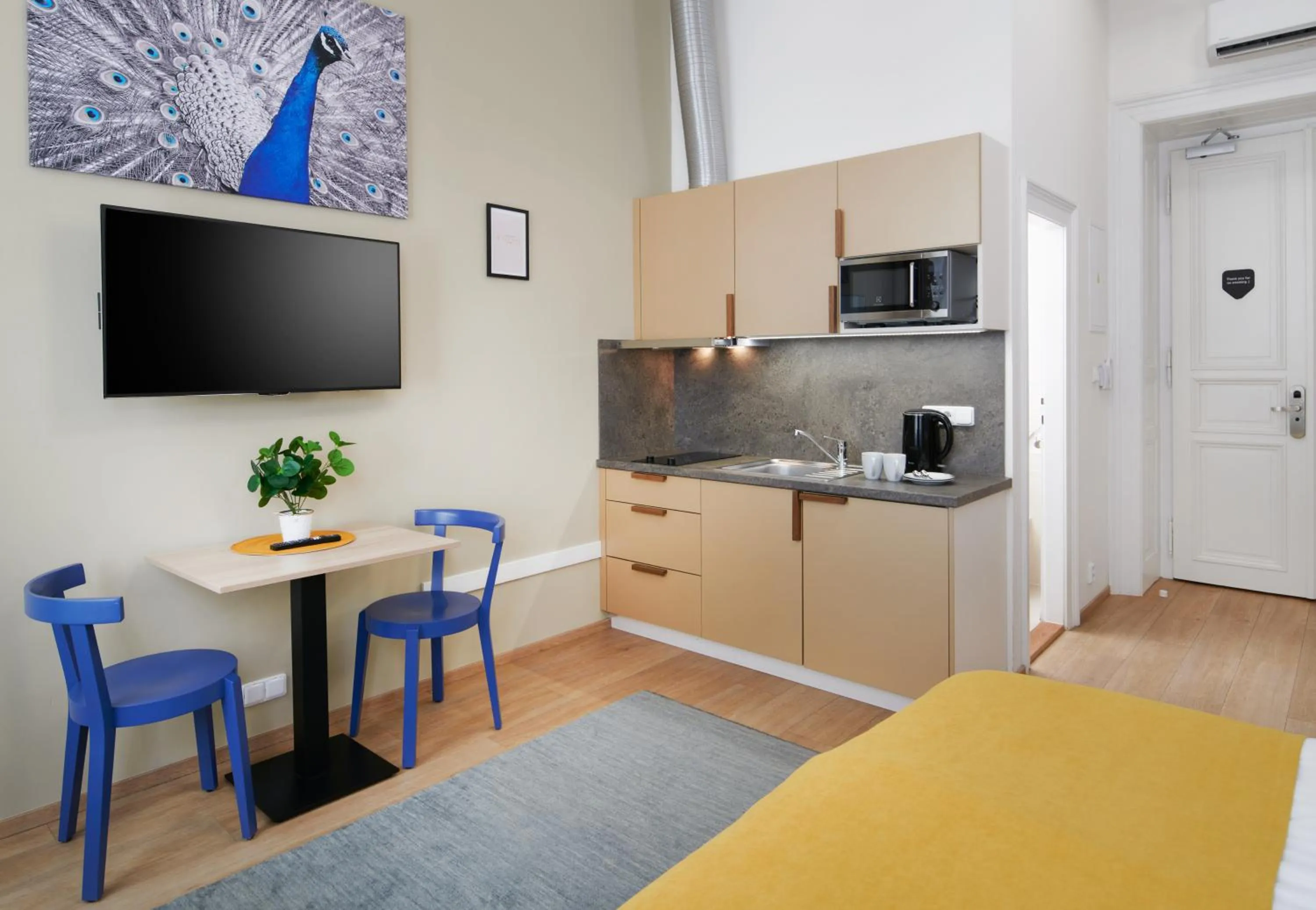 Kitchen or kitchenette in City Nest Apartments by Adrez