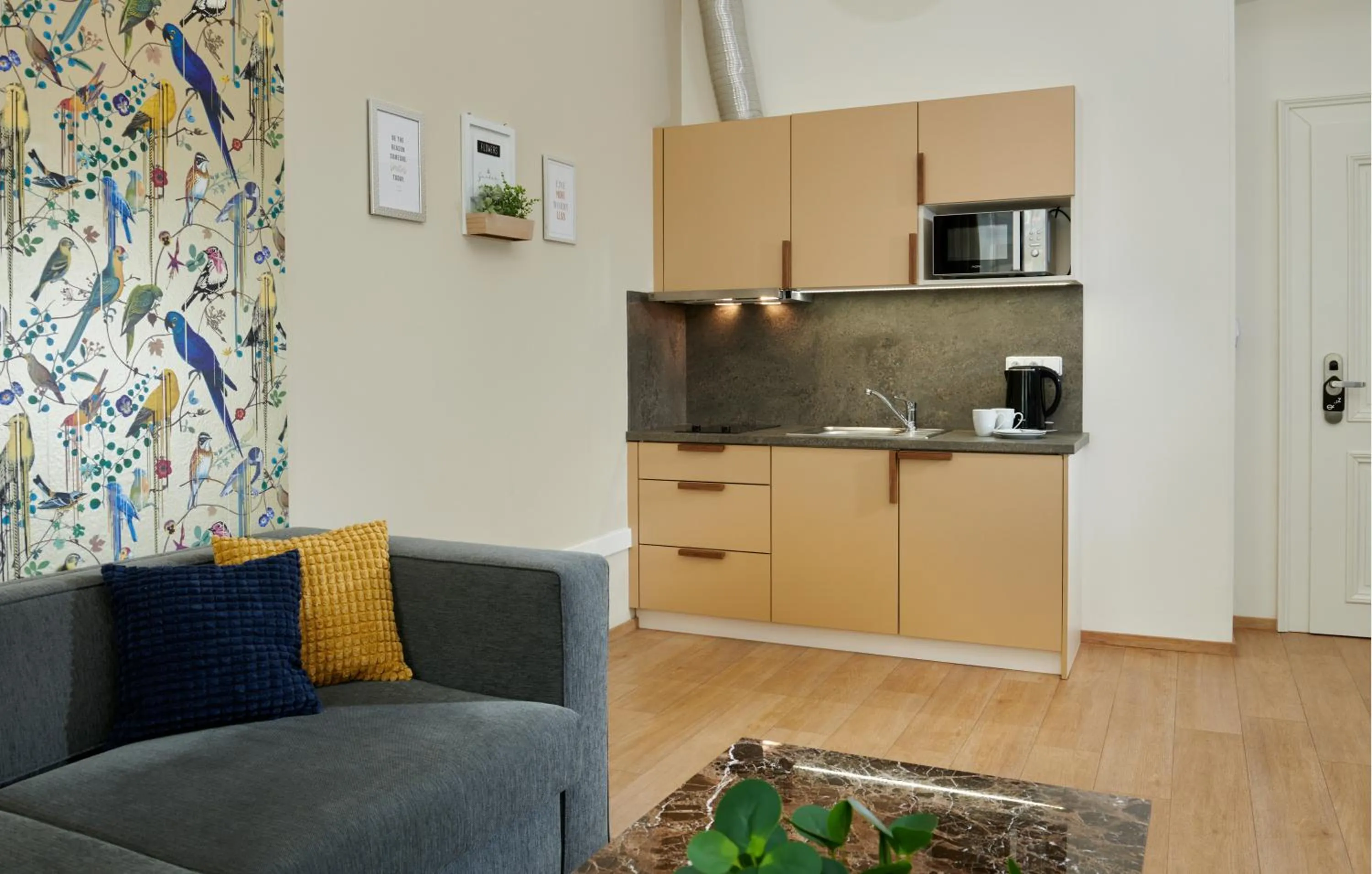 Kitchen or kitchenette in City Nest Apartments by Adrez