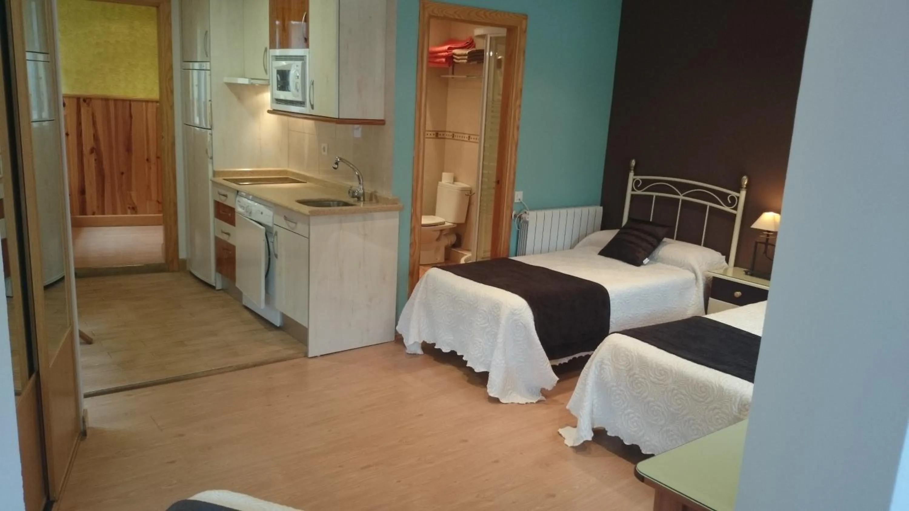 Photo of the whole room, Bed in Hosteria Villa de Castro