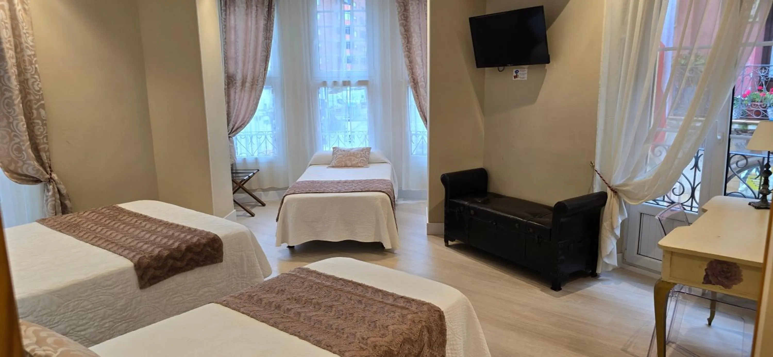 Bed in Hosteria Villa de Castro