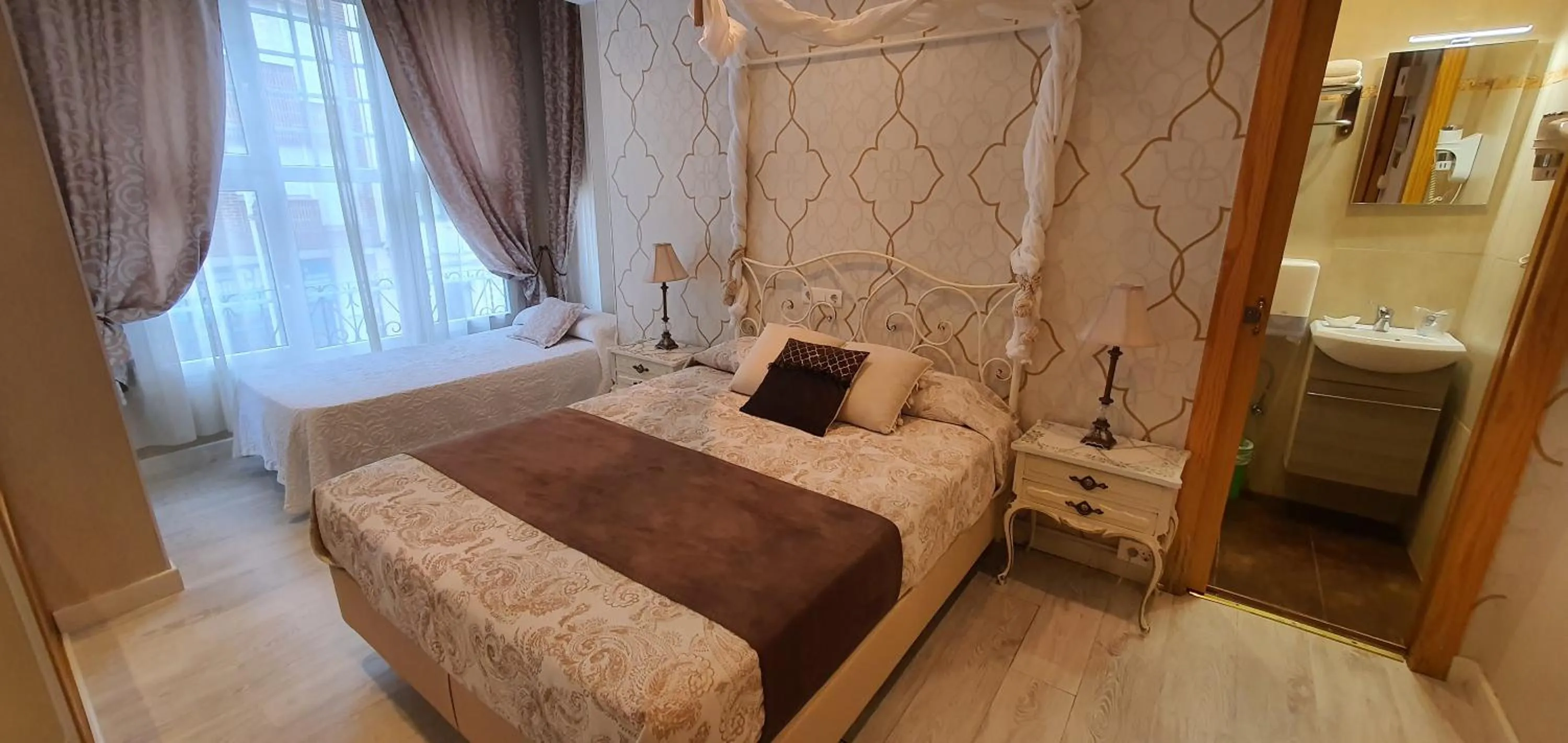 Bed in Hosteria Villa de Castro