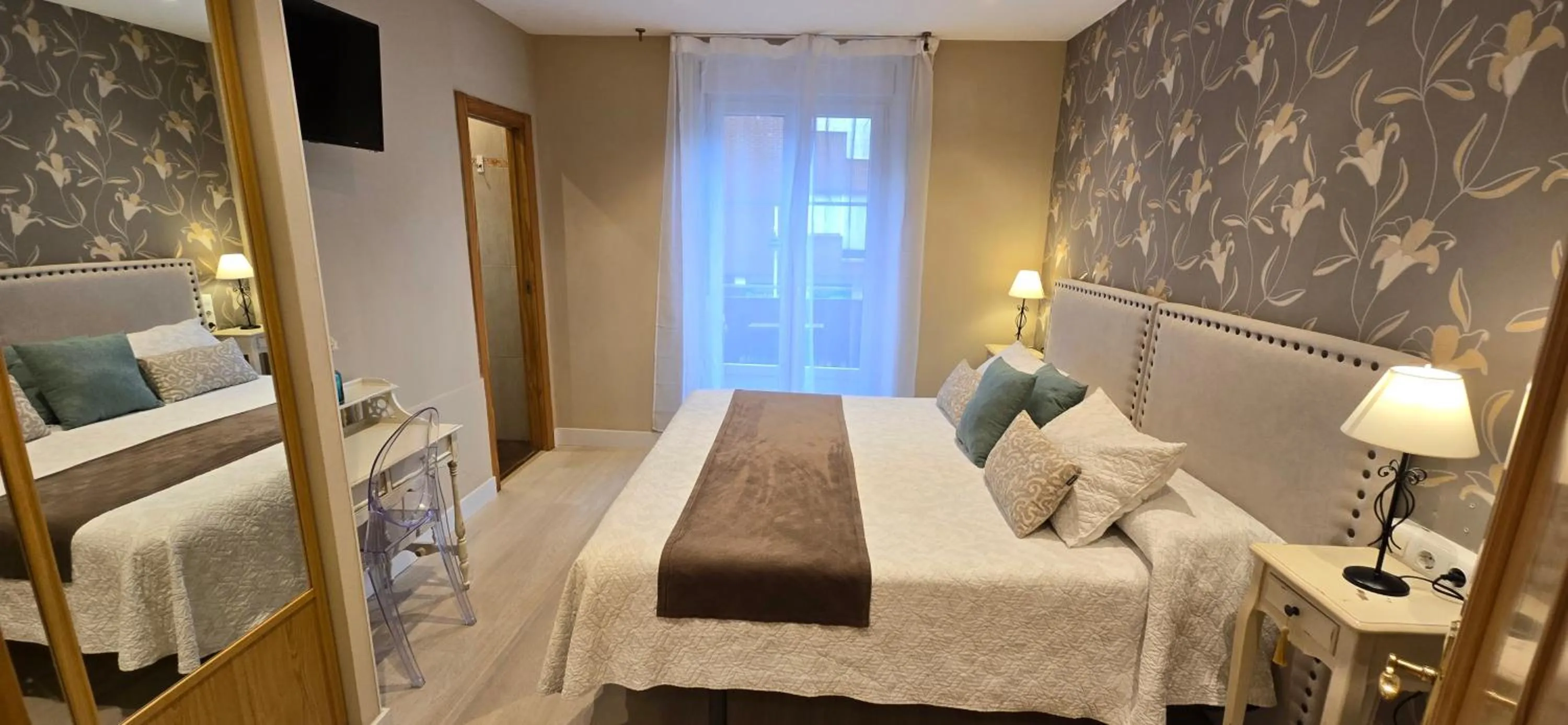 Bed in Hosteria Villa de Castro