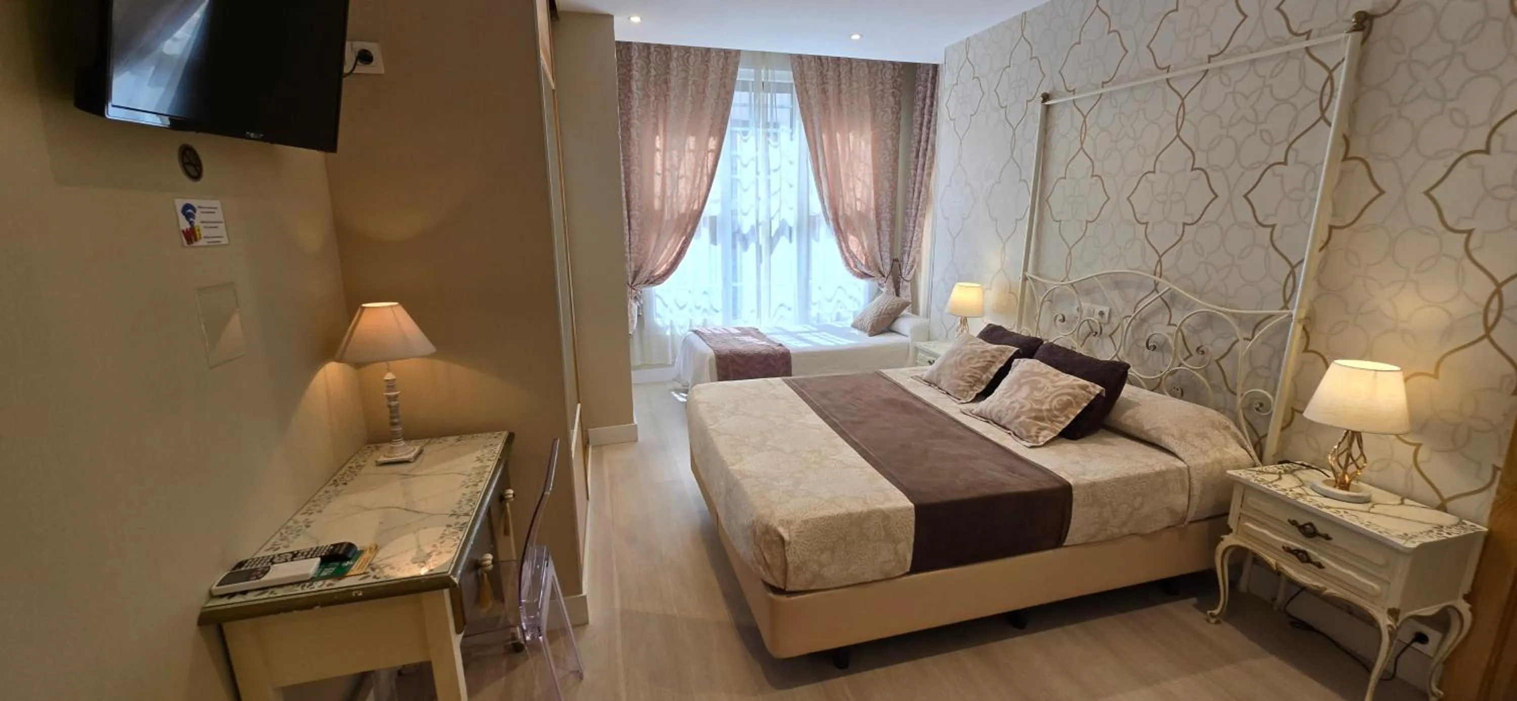 Bed in Hosteria Villa de Castro