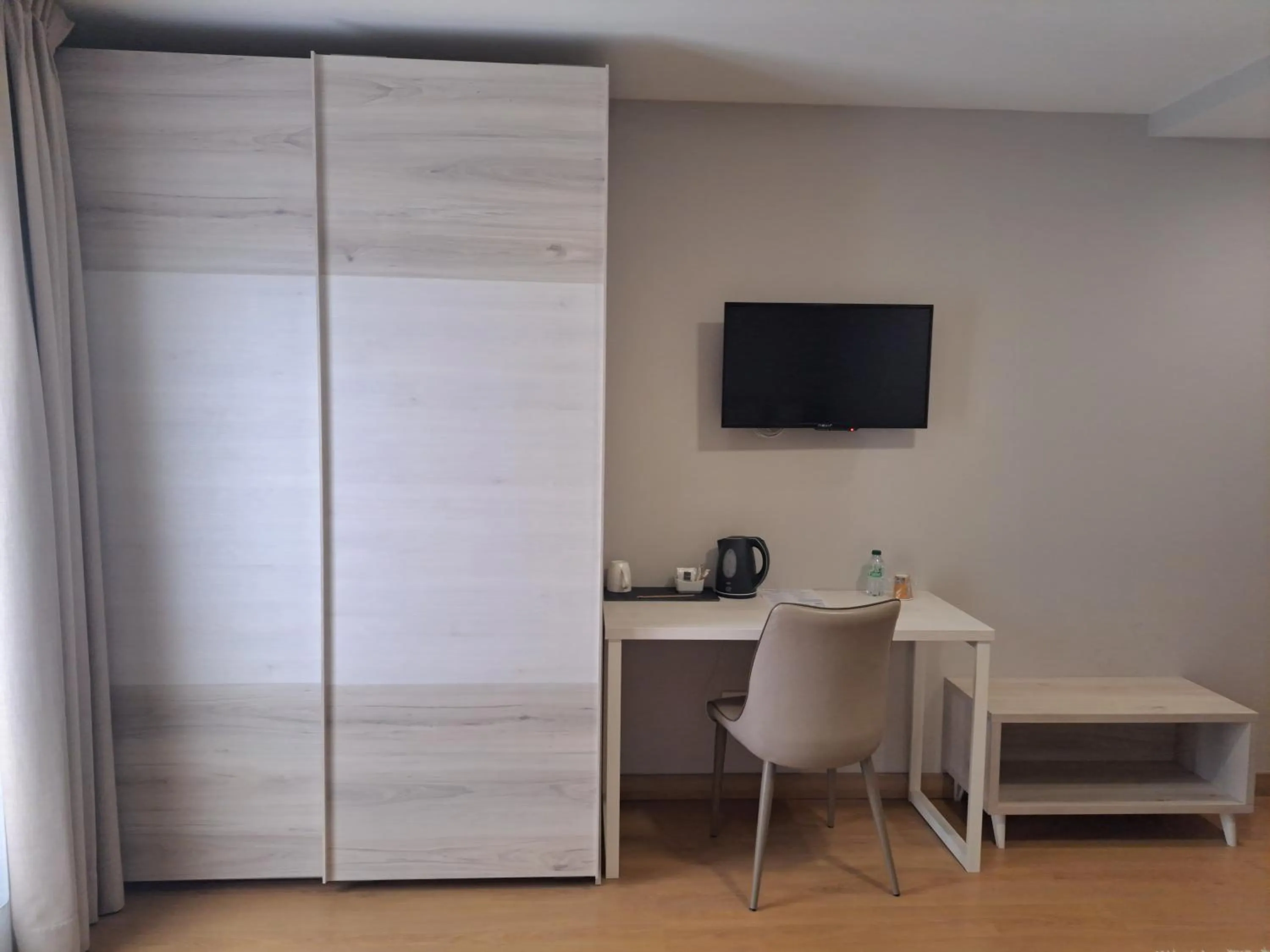 TV and multimedia in Hotel Roquiño