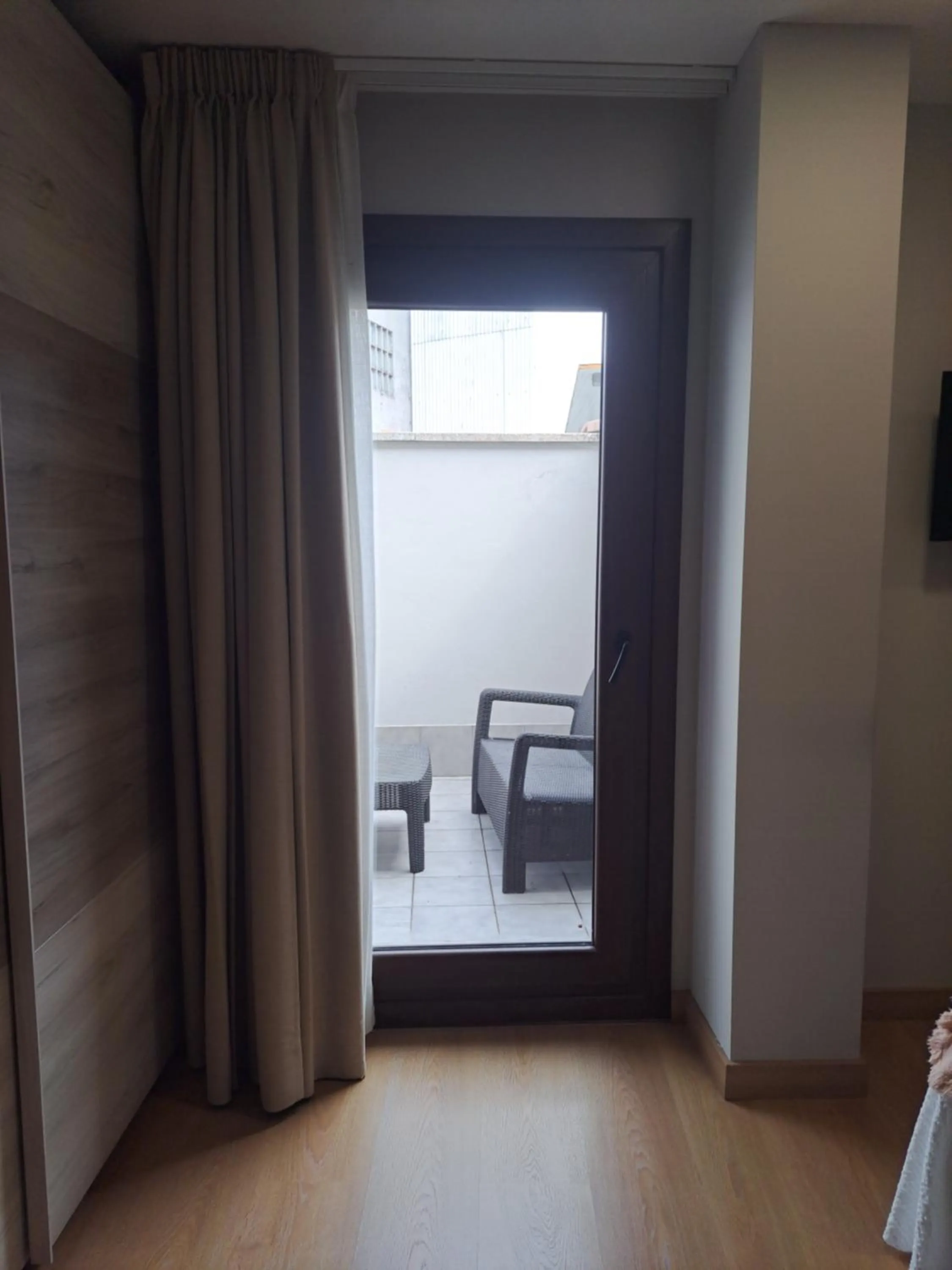 Patio, Bed in Hotel Roquiño