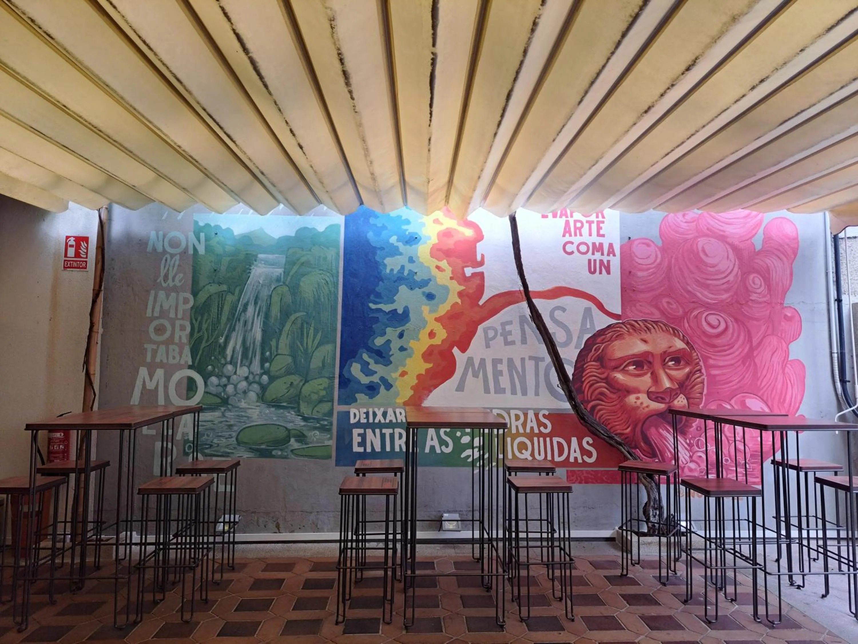 Restaurant/places to eat in Hotel Roquiño