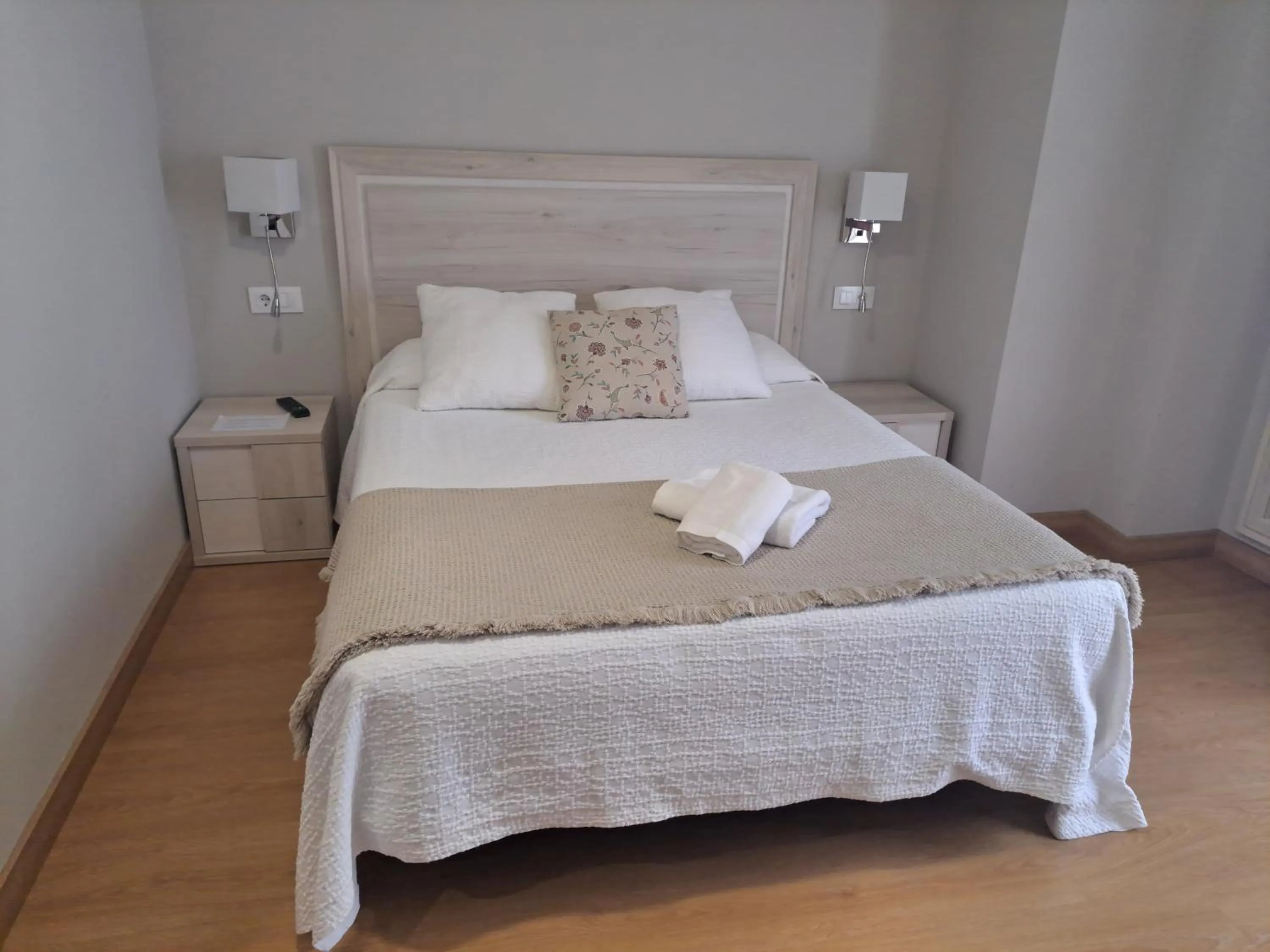 Bed in Hotel Roquiño