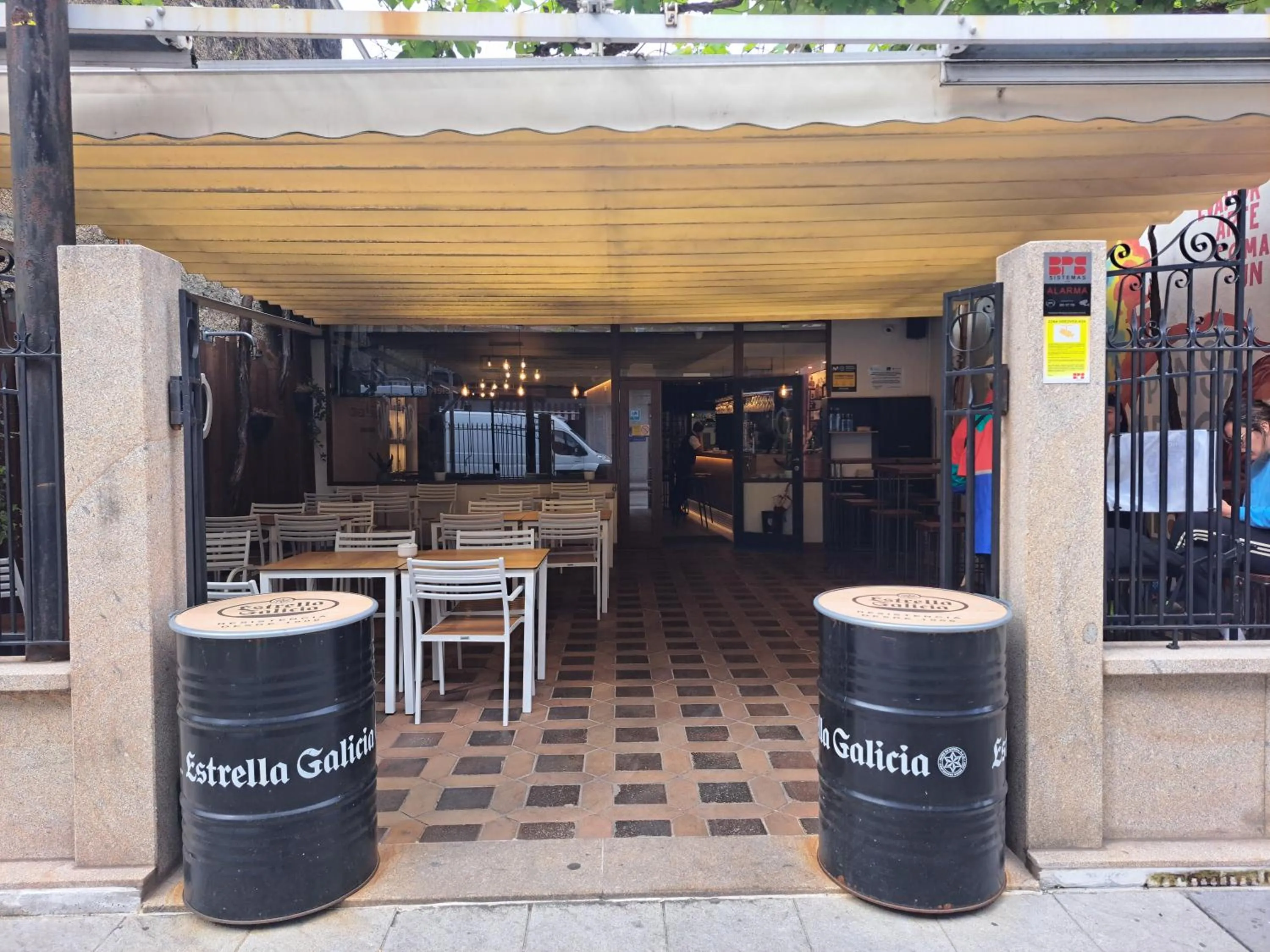 Restaurant/places to eat in Hotel Roquiño