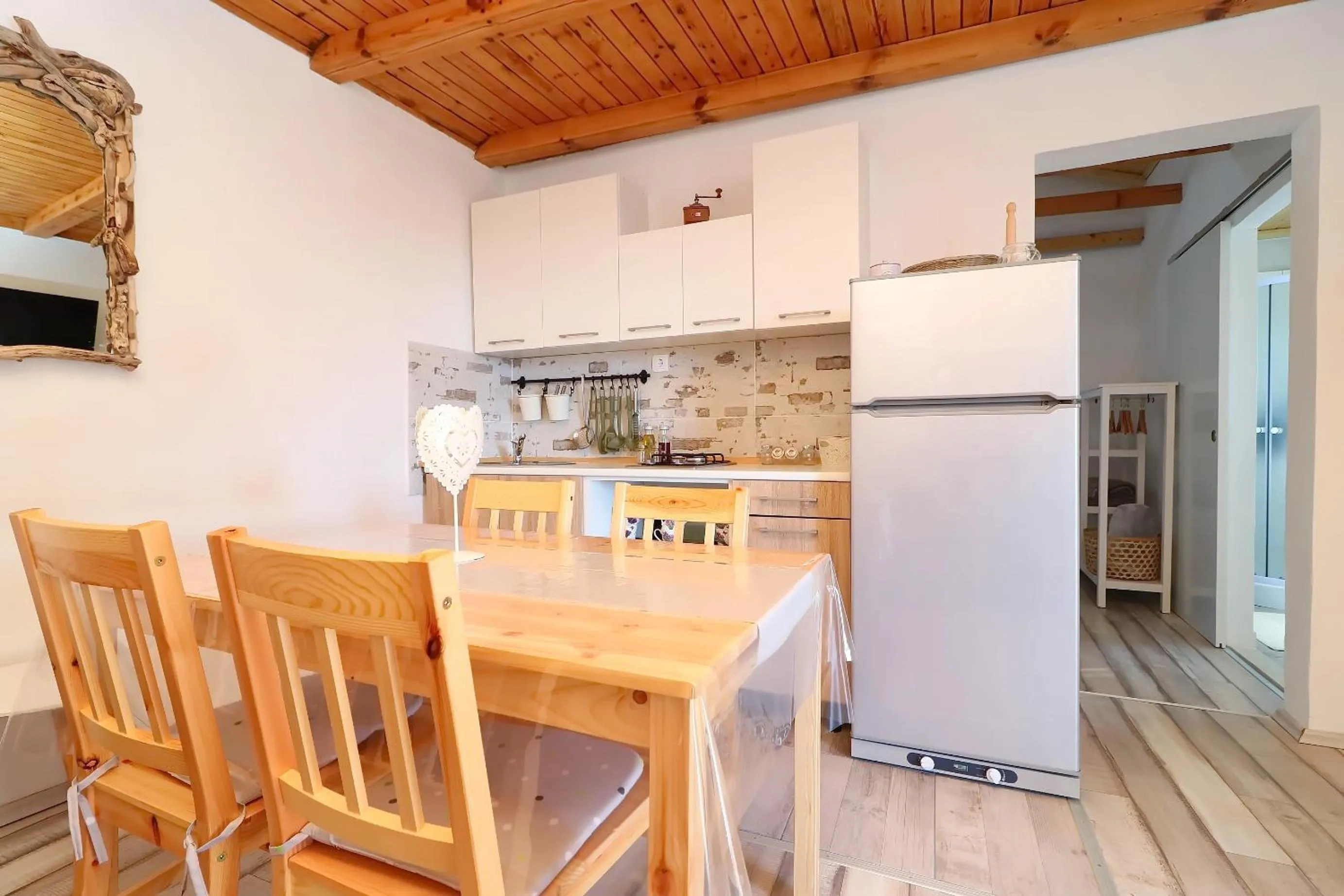 Dining area in Greenside Cottage Lumi