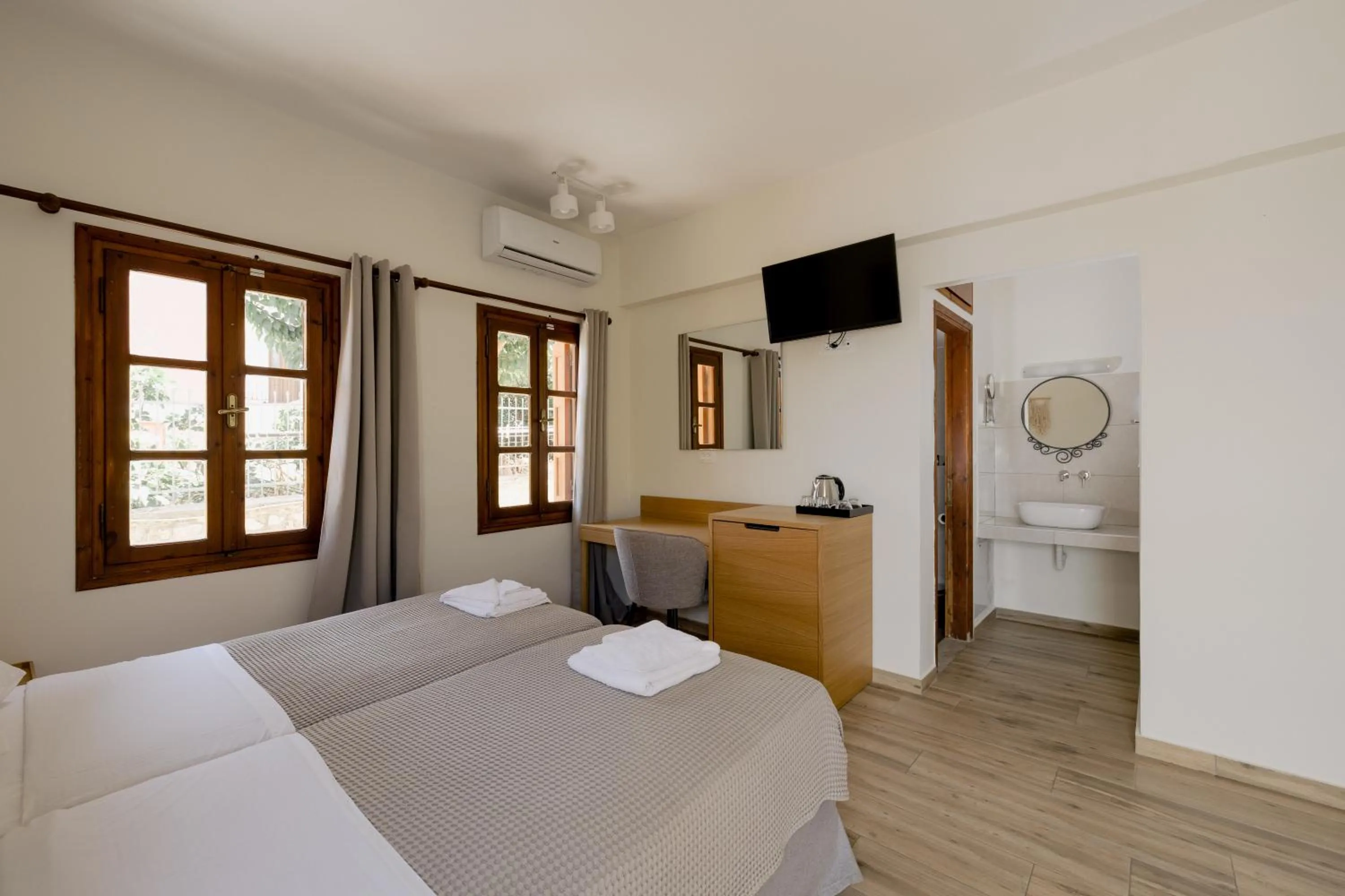 Bed in Opera House Hotel