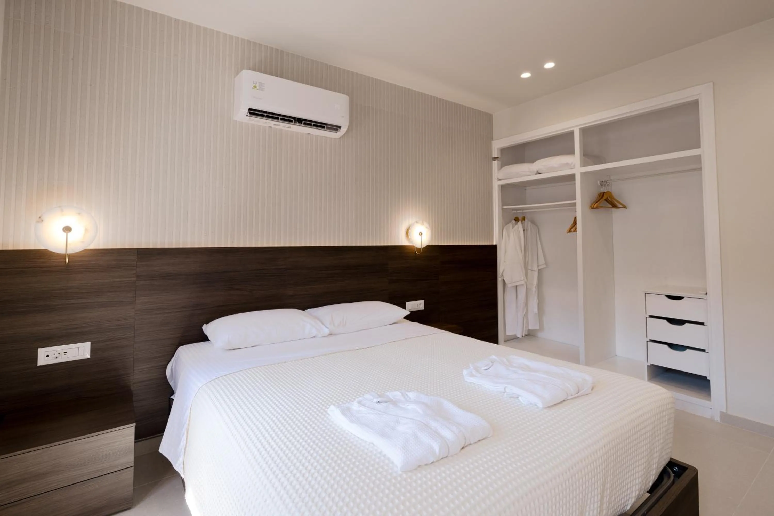 Bed in Opera House Hotel