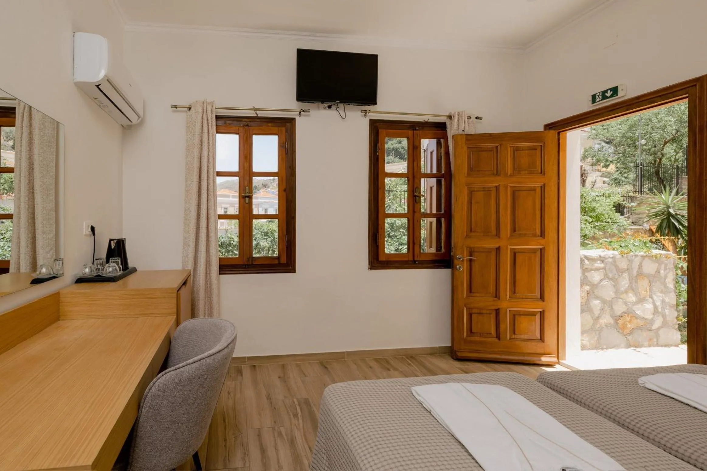 Bed in Opera House Hotel