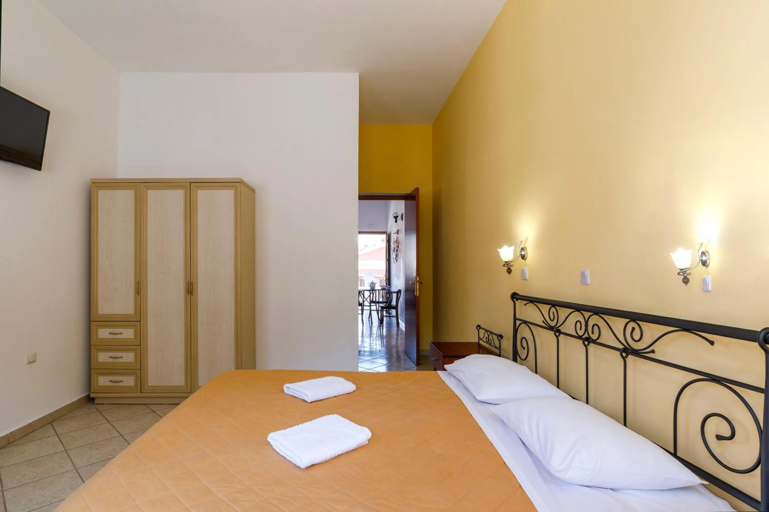 Bed in Opera House Hotel