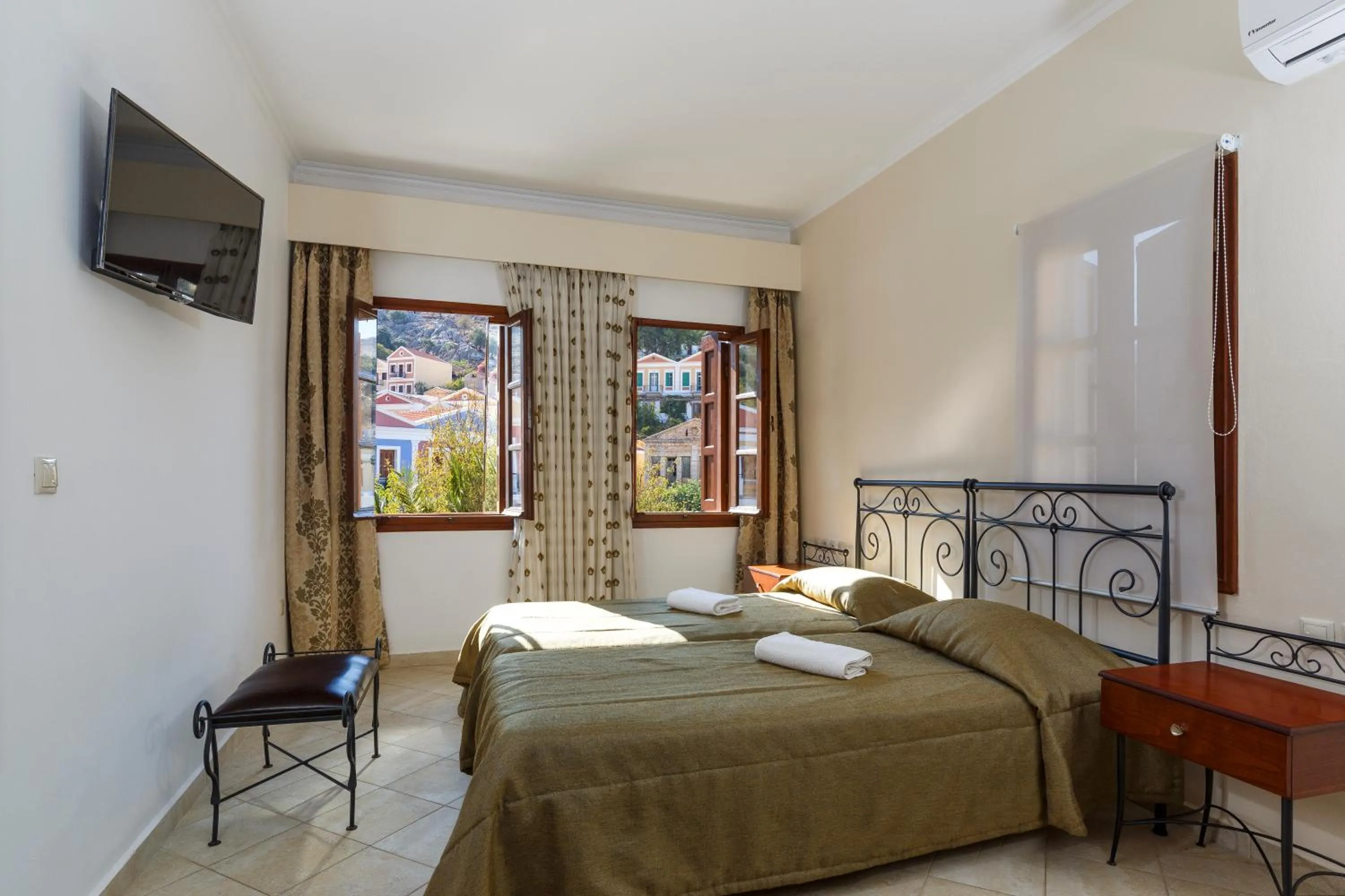 Bed in Opera House Hotel