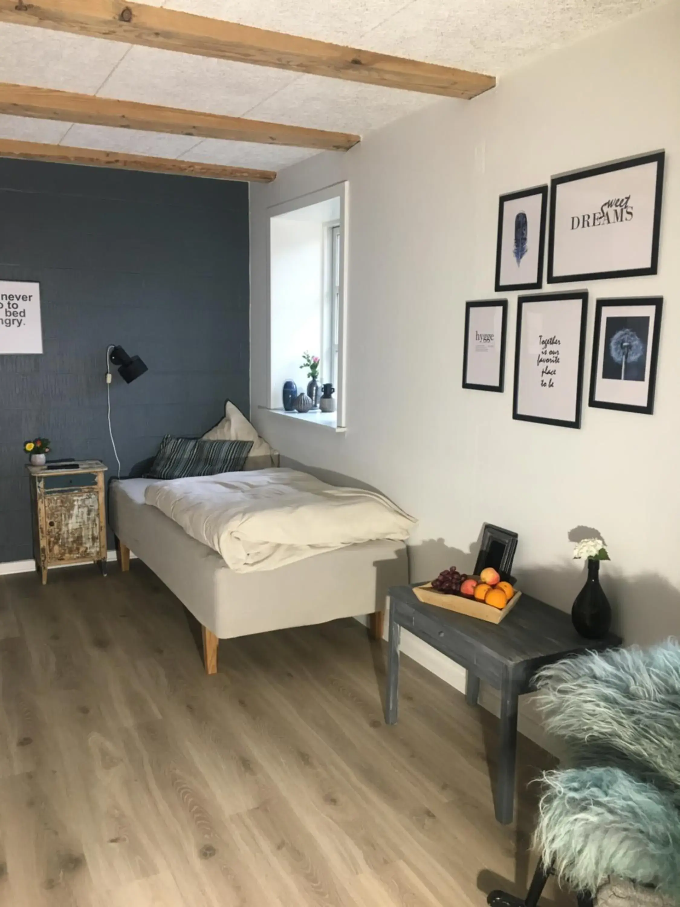 Double or Twin Room with Shared Bathroom - single occupancy in Hos Mette Double or Twin Room with Shared Bathroom - single occupancy in Hos Mette