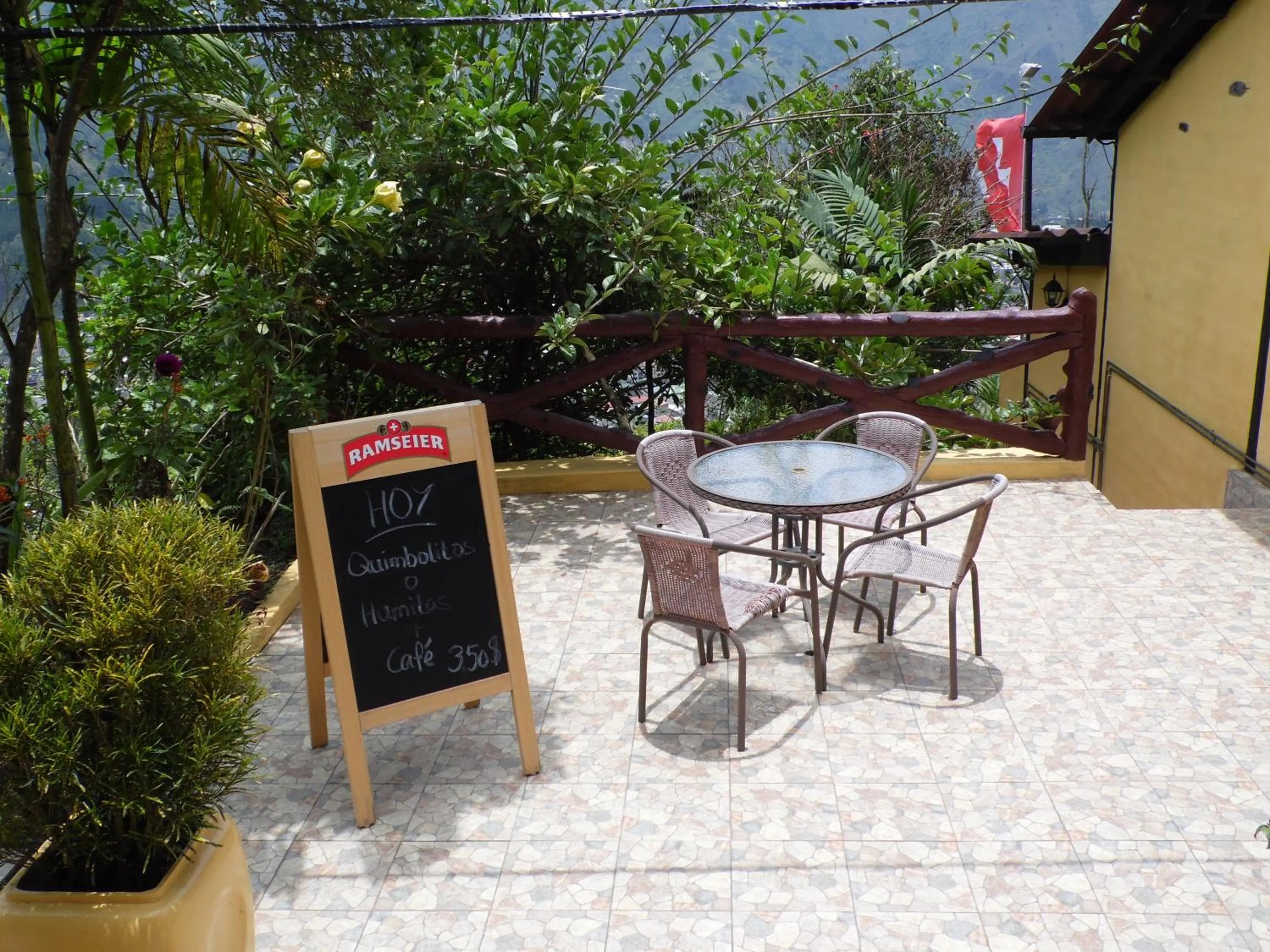 Balcony/Terrace in La Casa Amarilla