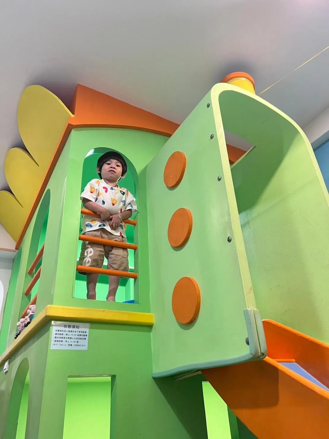 Photo of the whole room in Kenting Mola