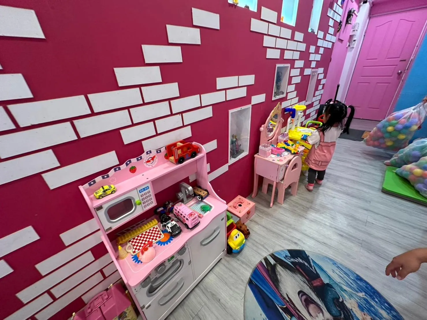 Photo of the whole room in Kenting Mola