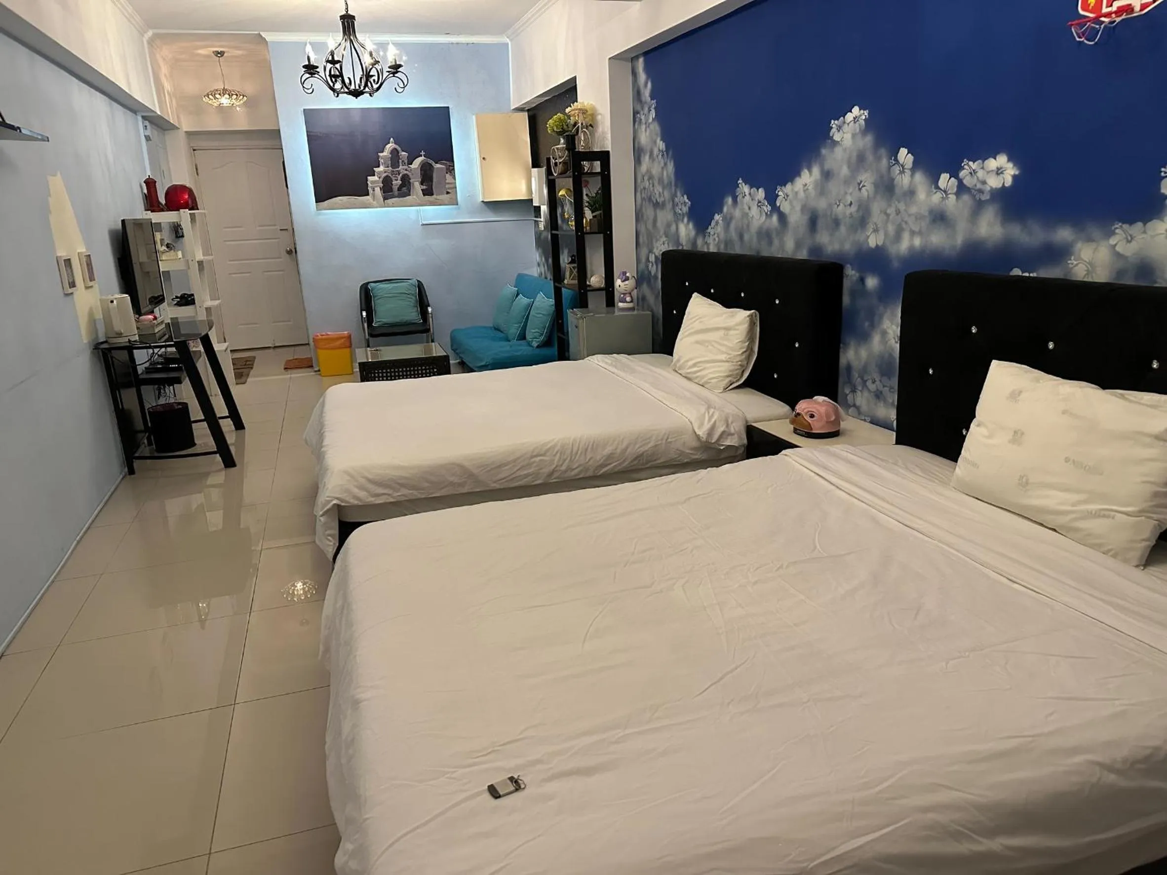 Photo of the whole room, Bed in Kenting Mola