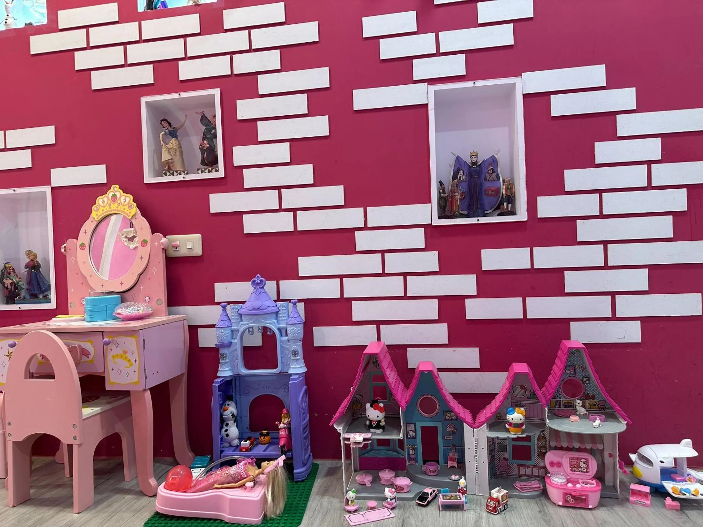 Photo of the whole room in Kenting Mola