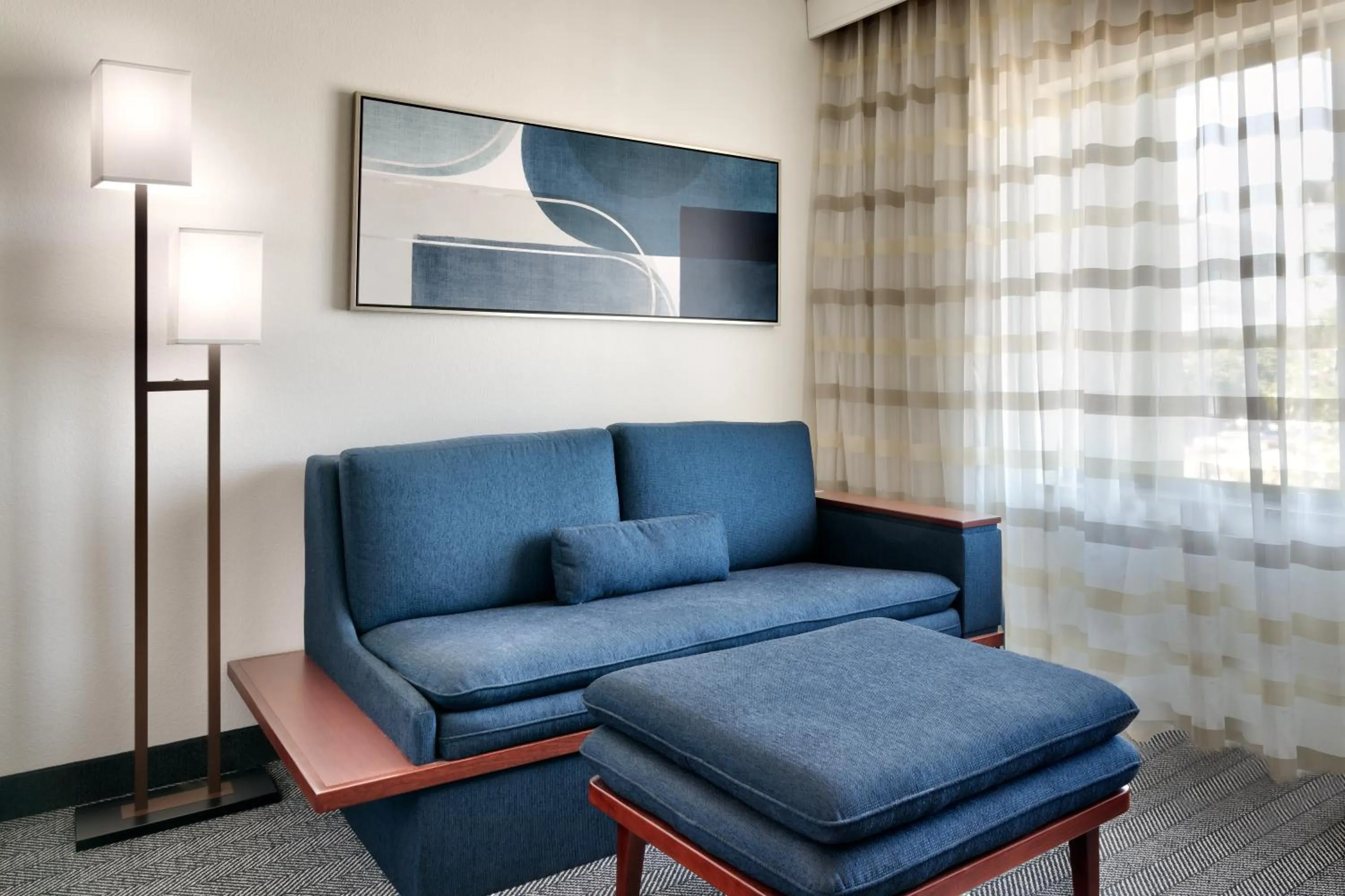 Seating area in Courtyard by Marriott Houston NASA Clear Lake