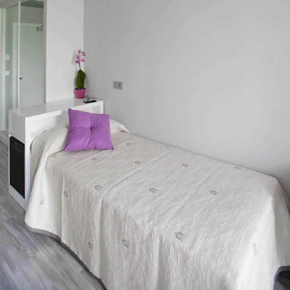 Bed in Alix Boutique Bed in Alix Boutique