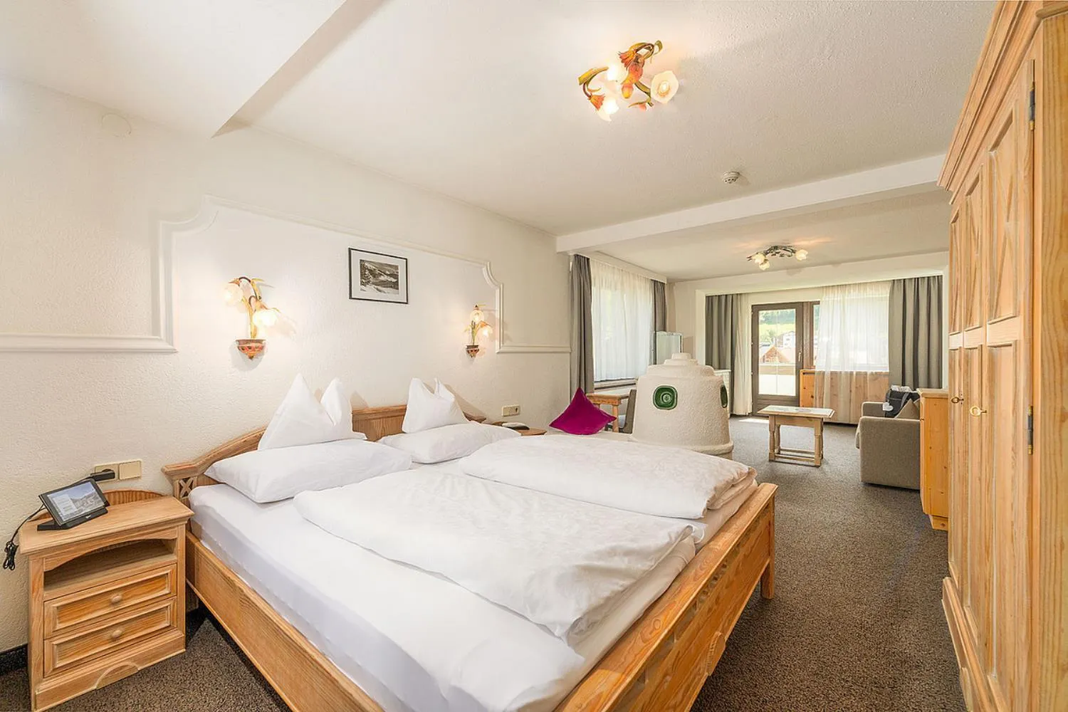 Photo of the whole room, Bed in Wellnesshotel Mein Almhof Superior