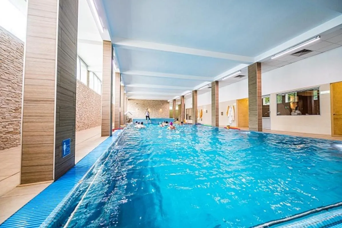 Swimming pool in Instytut Zdrowia Sofra FIT & SPA