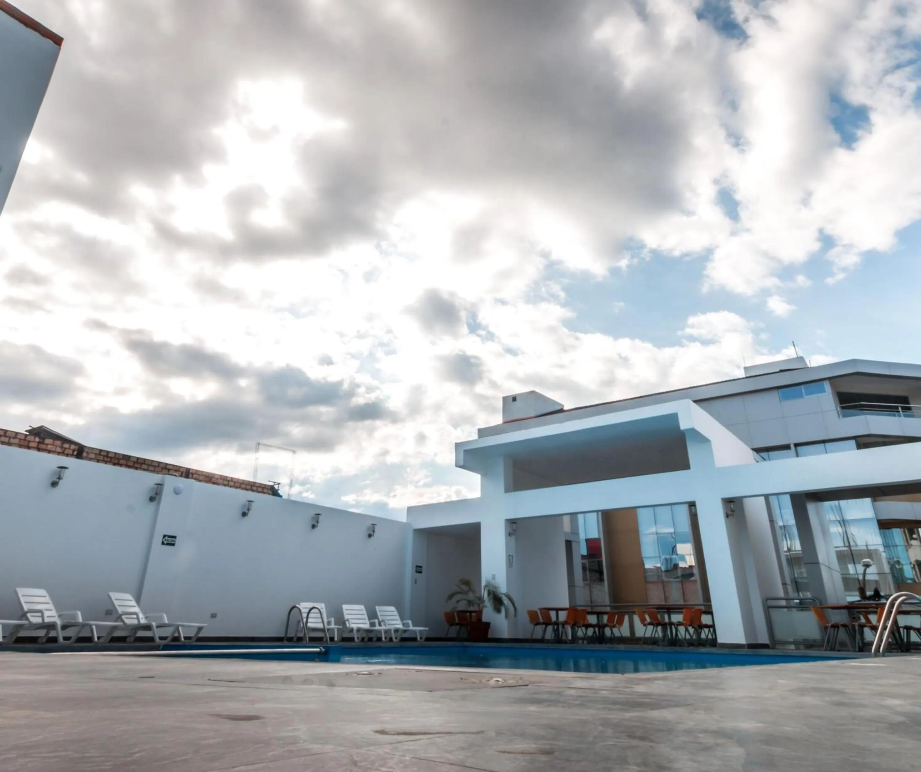 Cumbaza Hotel & Convenciones