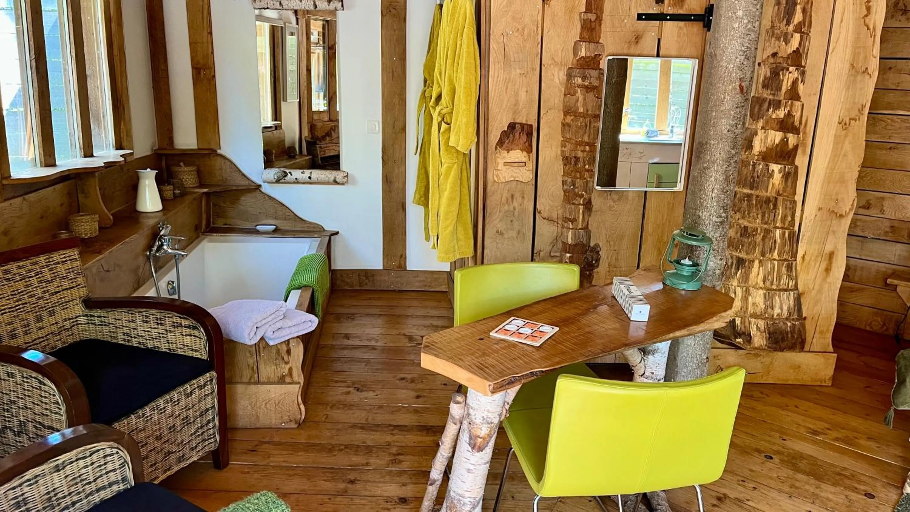 Dining area in Le Nid Dans Les Bruyères