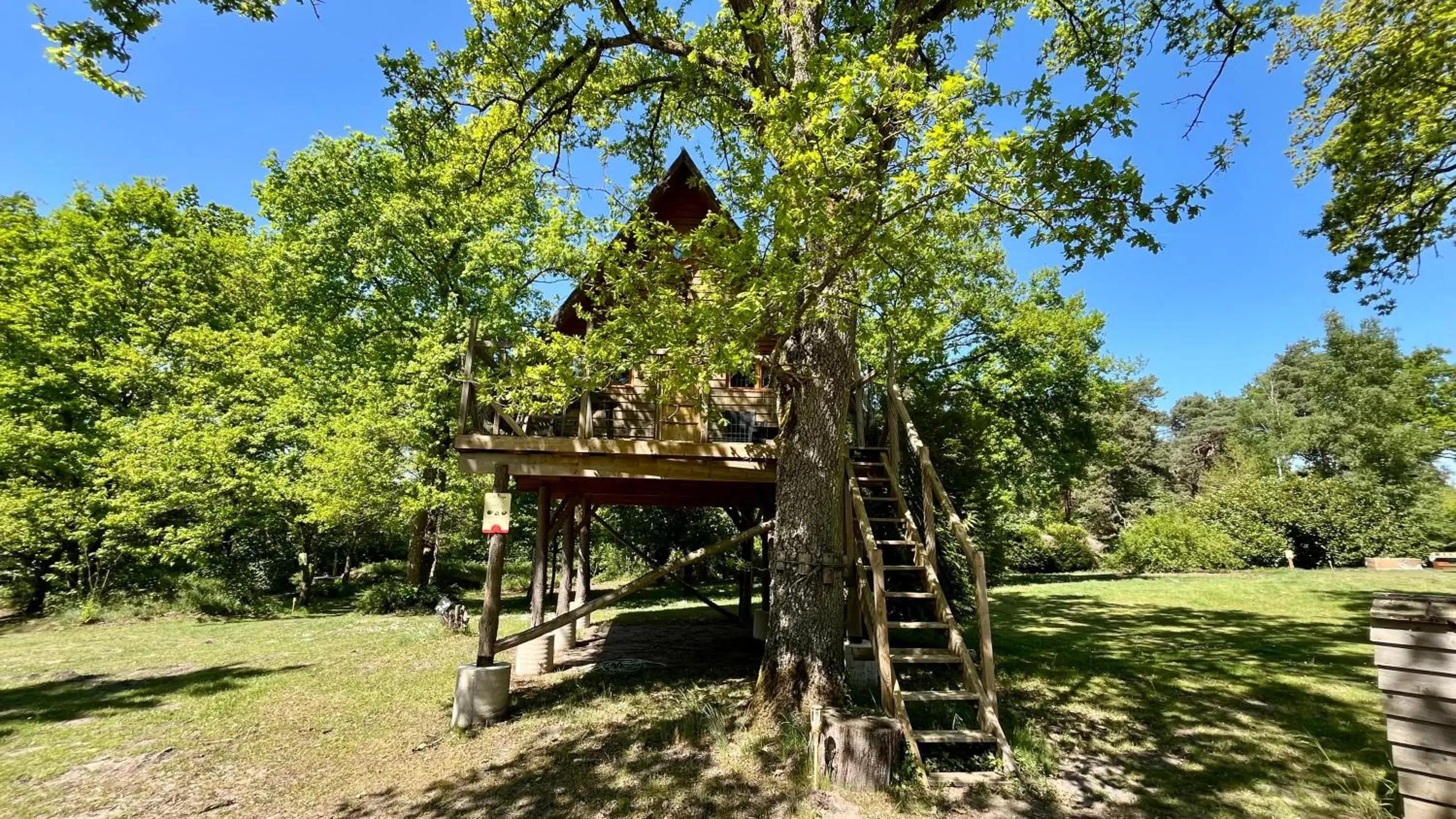 Double Room with Balcony - single occupancy in Le Nid Dans Les Bruyères Double Room with Balcony - single occupancy in Le Nid Dans Les Bruyères