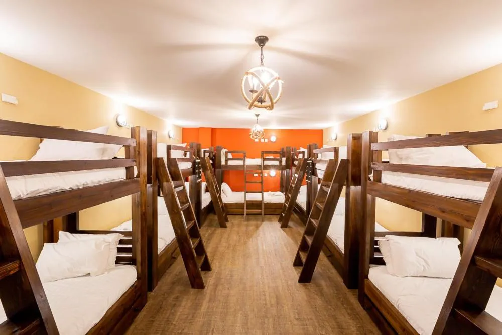 Bedroom, Bed in Honeypot House