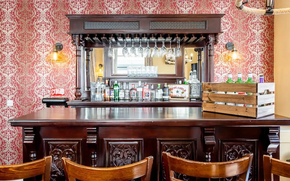 Lounge or bar in Honeypot House