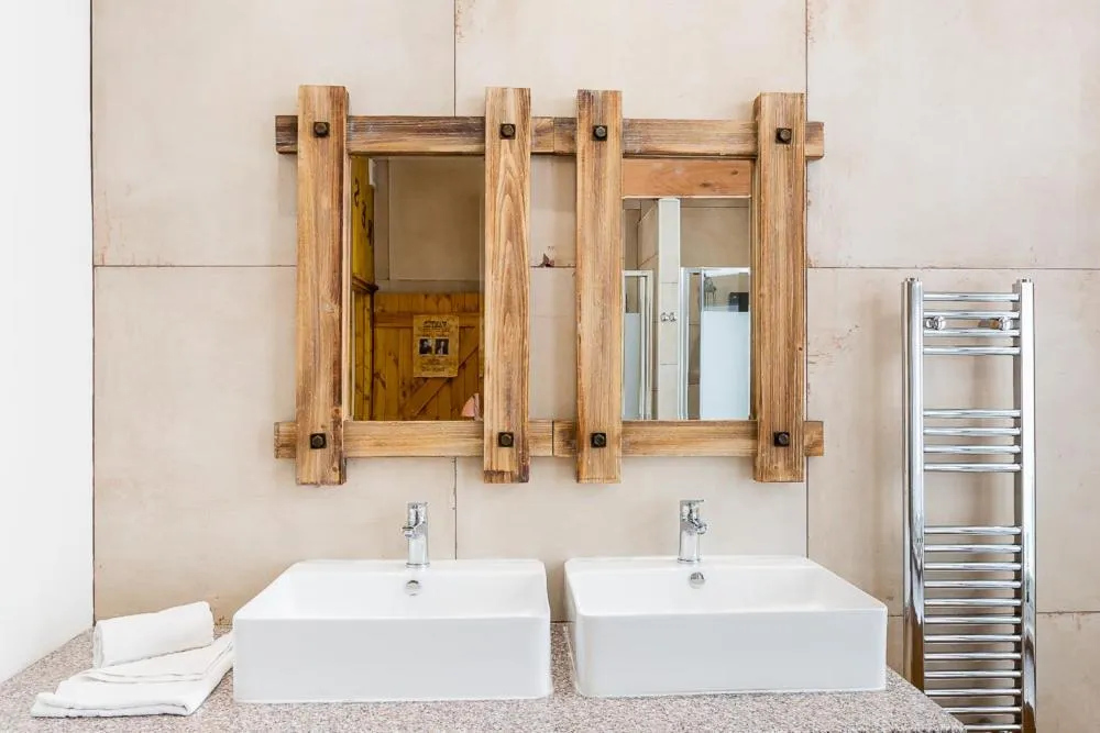 Bathroom in Honeypot House