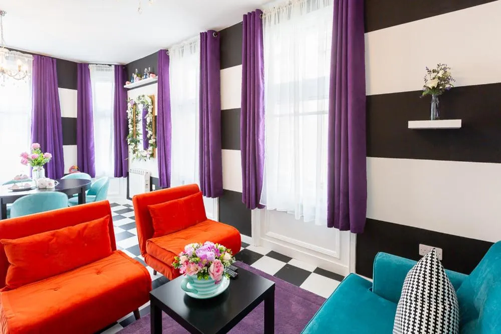 Living room in Honeypot House